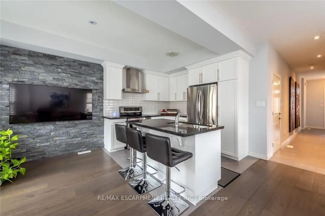 Photo 8 of Unit 42, 98 Shoreview Place, Hamilton, Lakeshore — HOMEH