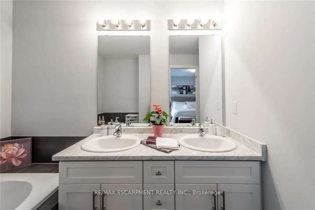 Photo 32 of Unit 42, 98 Shoreview Place, Hamilton, Lakeshore — HOMEH