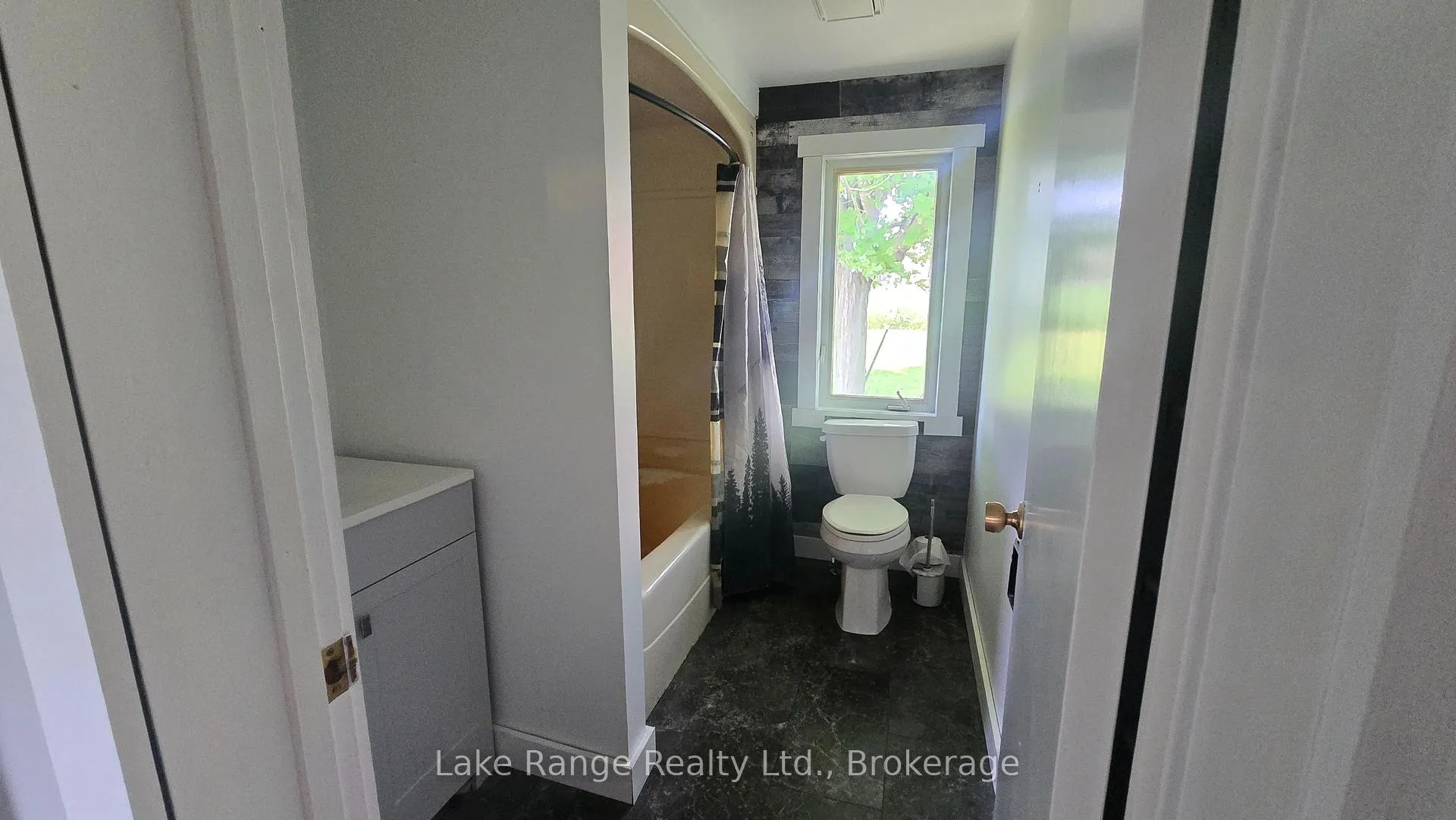 Photo 7 of 3525 Highway 9, Brockton — HOMEH