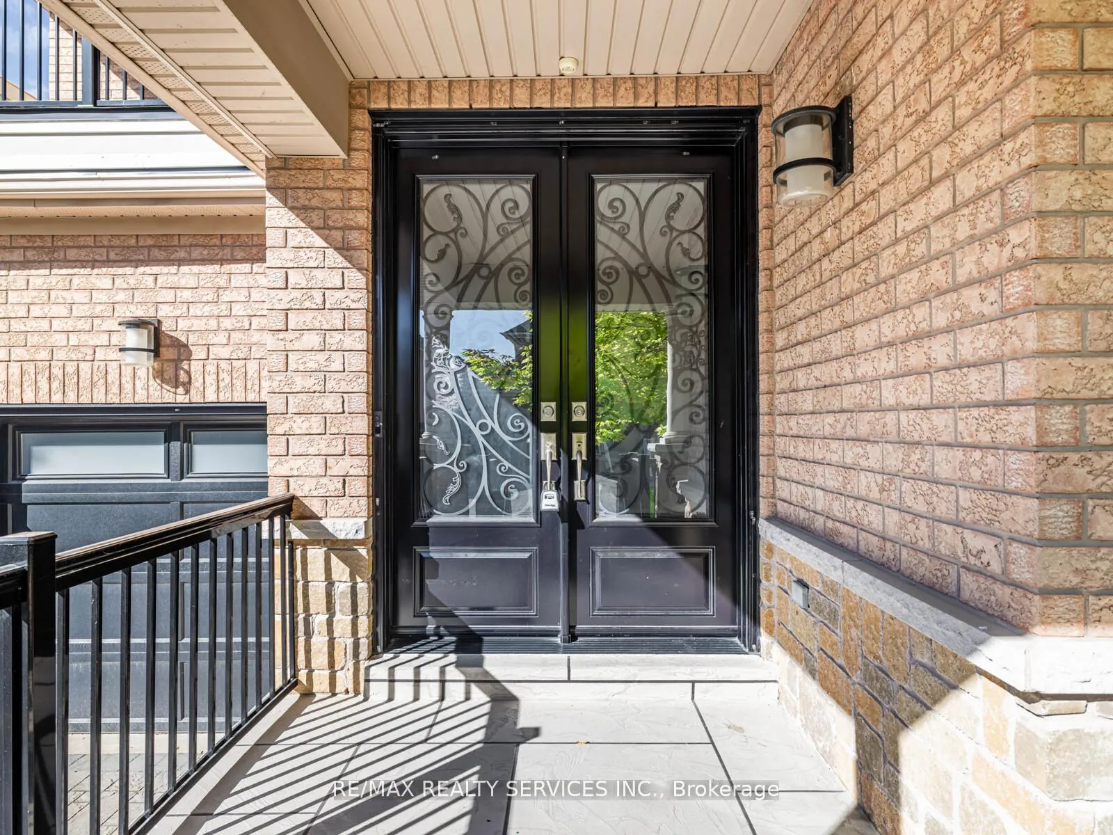 Photo 4 of 28 Siena Drive, Vaughan, Vellore Village — HOMEH