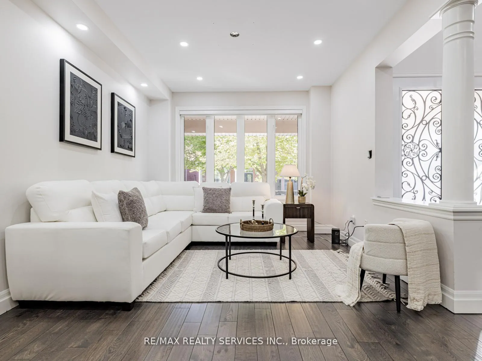 Photo 8 of 28 Siena Drive, Vaughan, Vellore Village — HOMEH