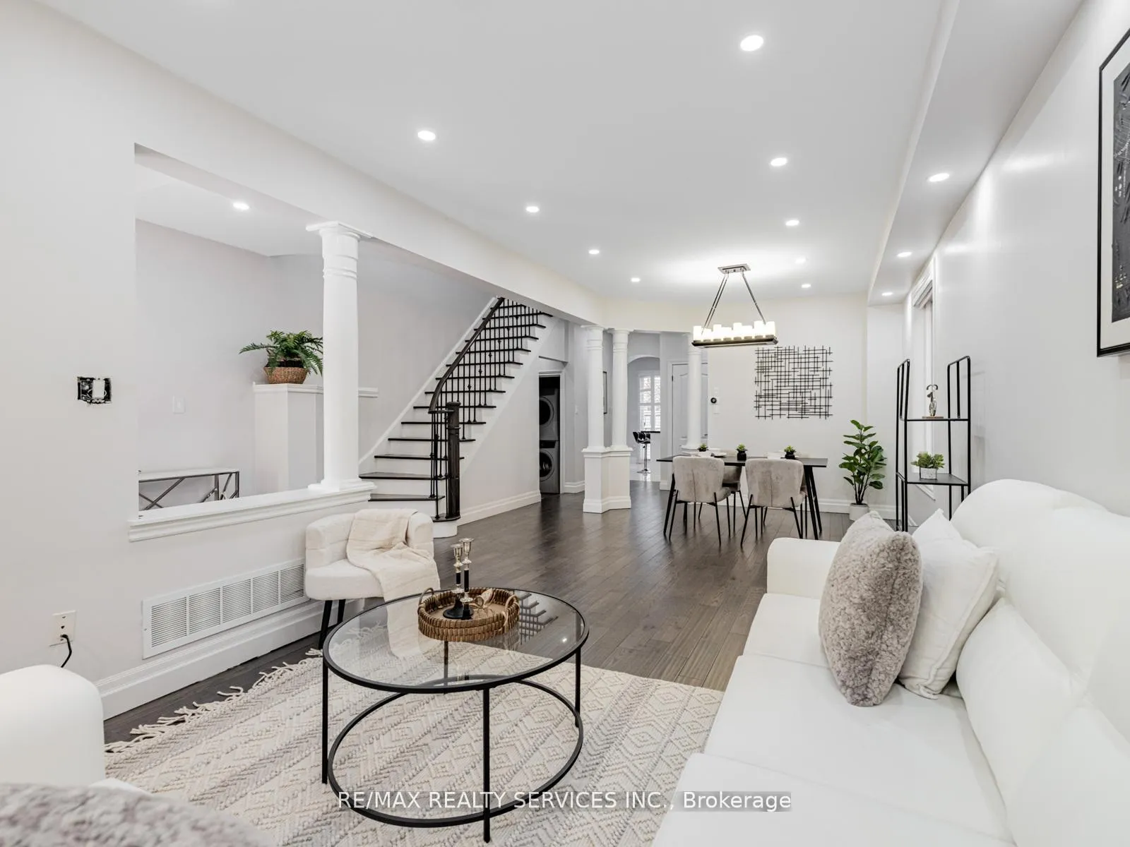 Photo 9 of 28 Siena Drive, Vaughan, Vellore Village — HOMEH