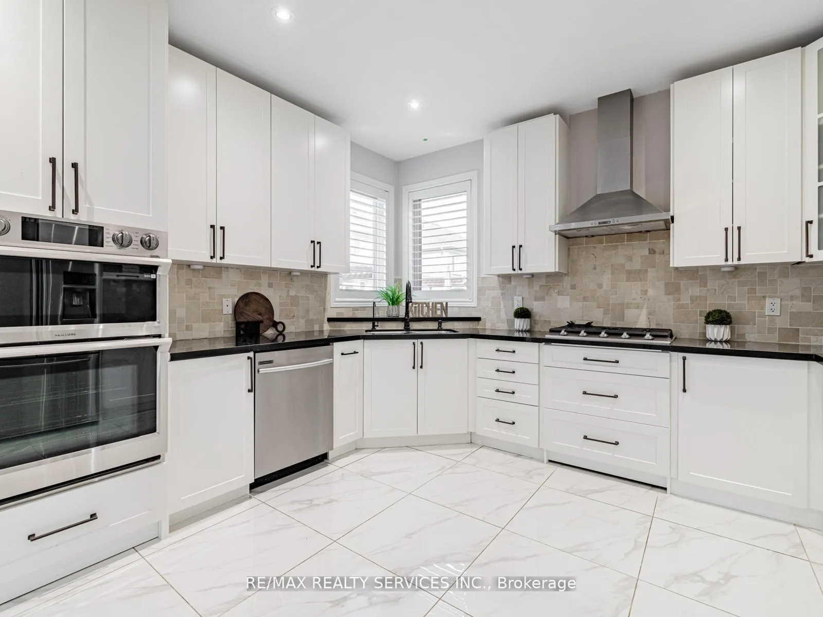 Photo 23 of 28 Siena Drive, Vaughan, Vellore Village — HOMEH