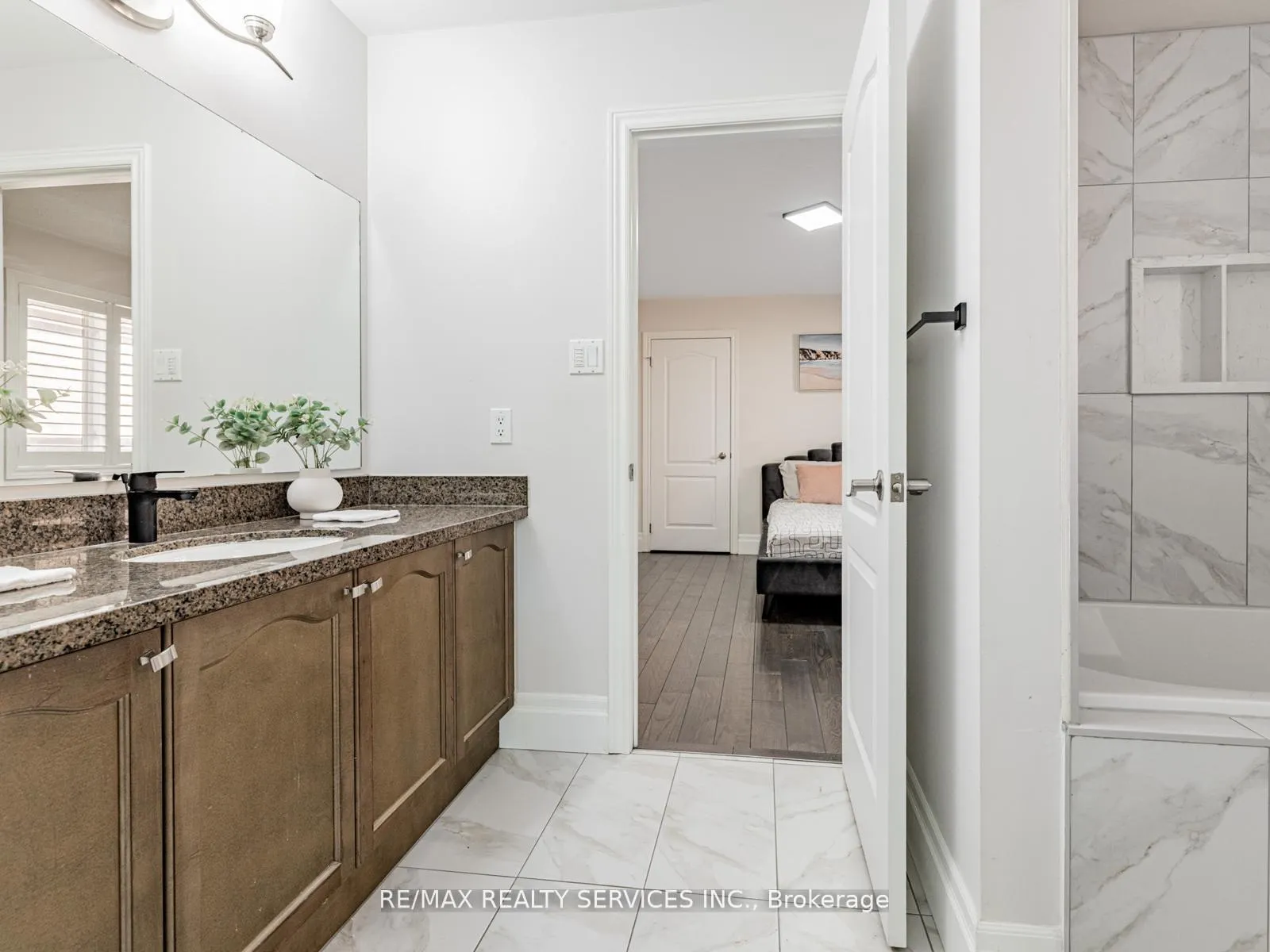 Photo 27 of 28 Siena Drive, Vaughan, Vellore Village — HOMEH
