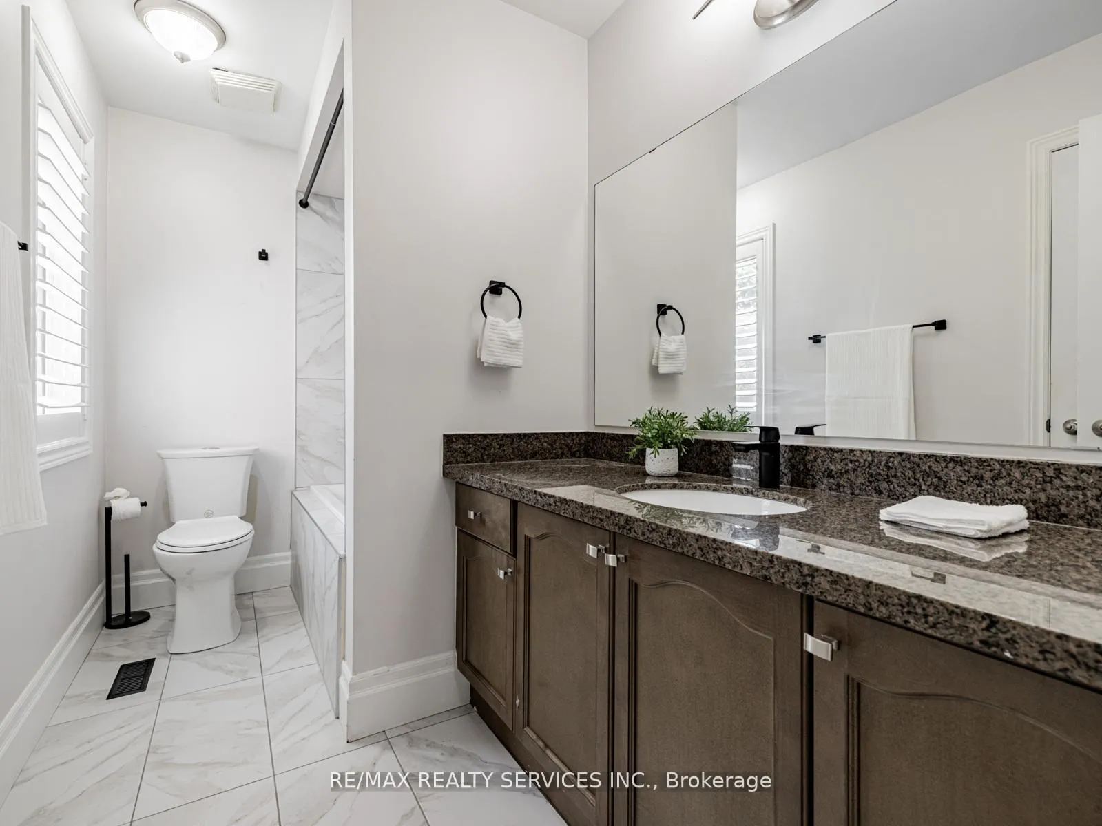 Photo 32 of 28 Siena Drive, Vaughan, Vellore Village — HOMEH