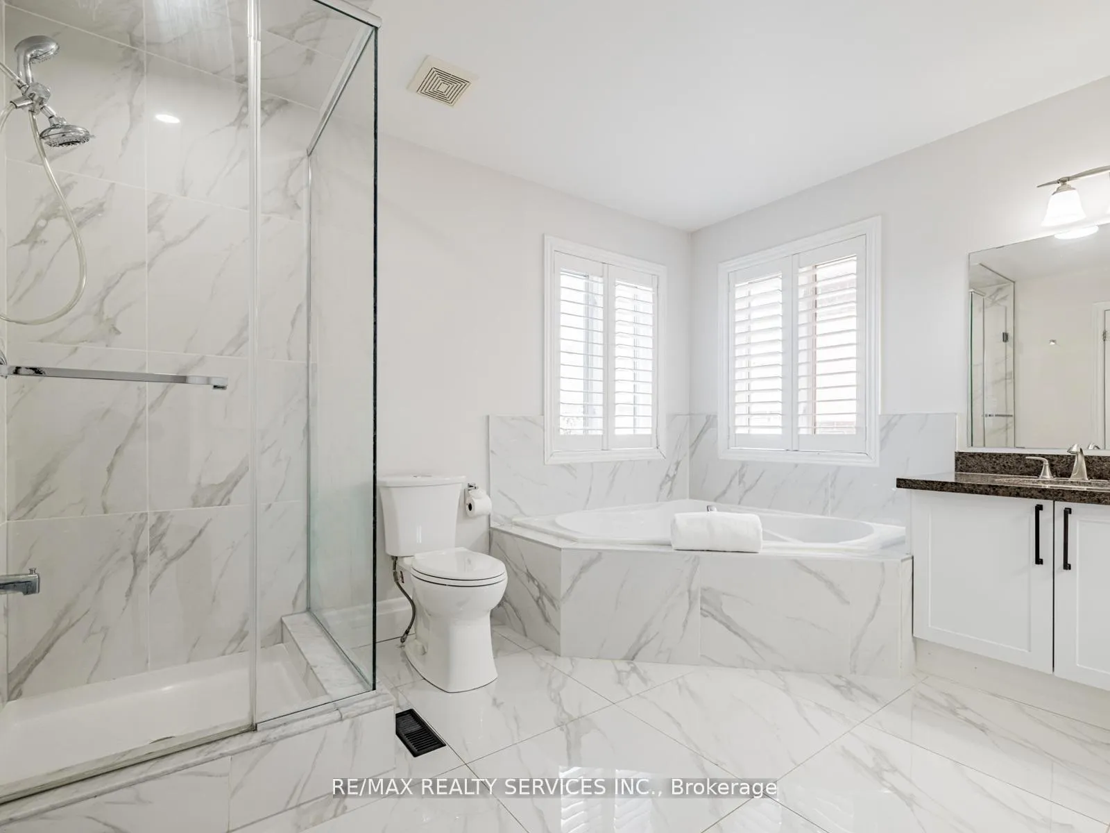 Photo 38 of 28 Siena Drive, Vaughan, Vellore Village — HOMEH