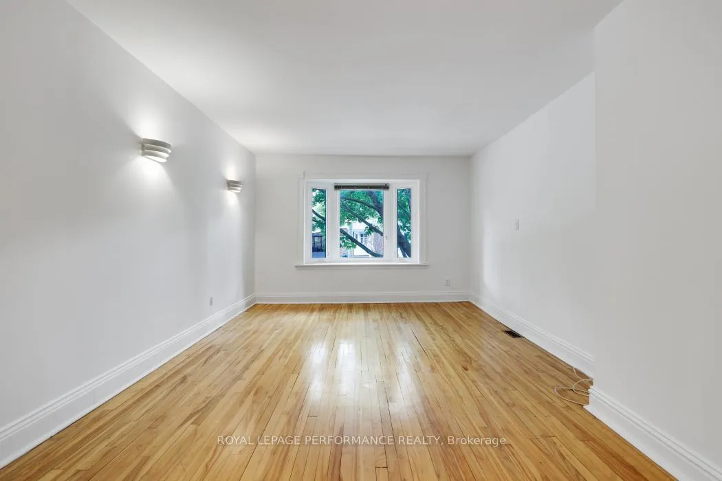 Photo 2 of 152 Ivy Crescent, Ottawa, Lindenlea — HOMEH