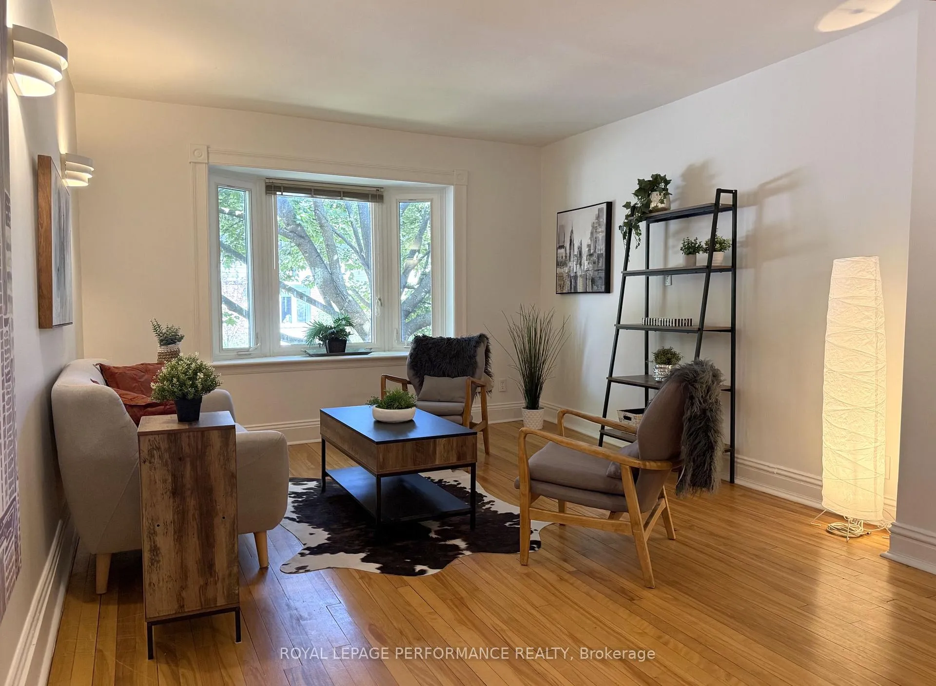 Photo 4 of 152 Ivy Crescent, Ottawa, Lindenlea — HOMEH