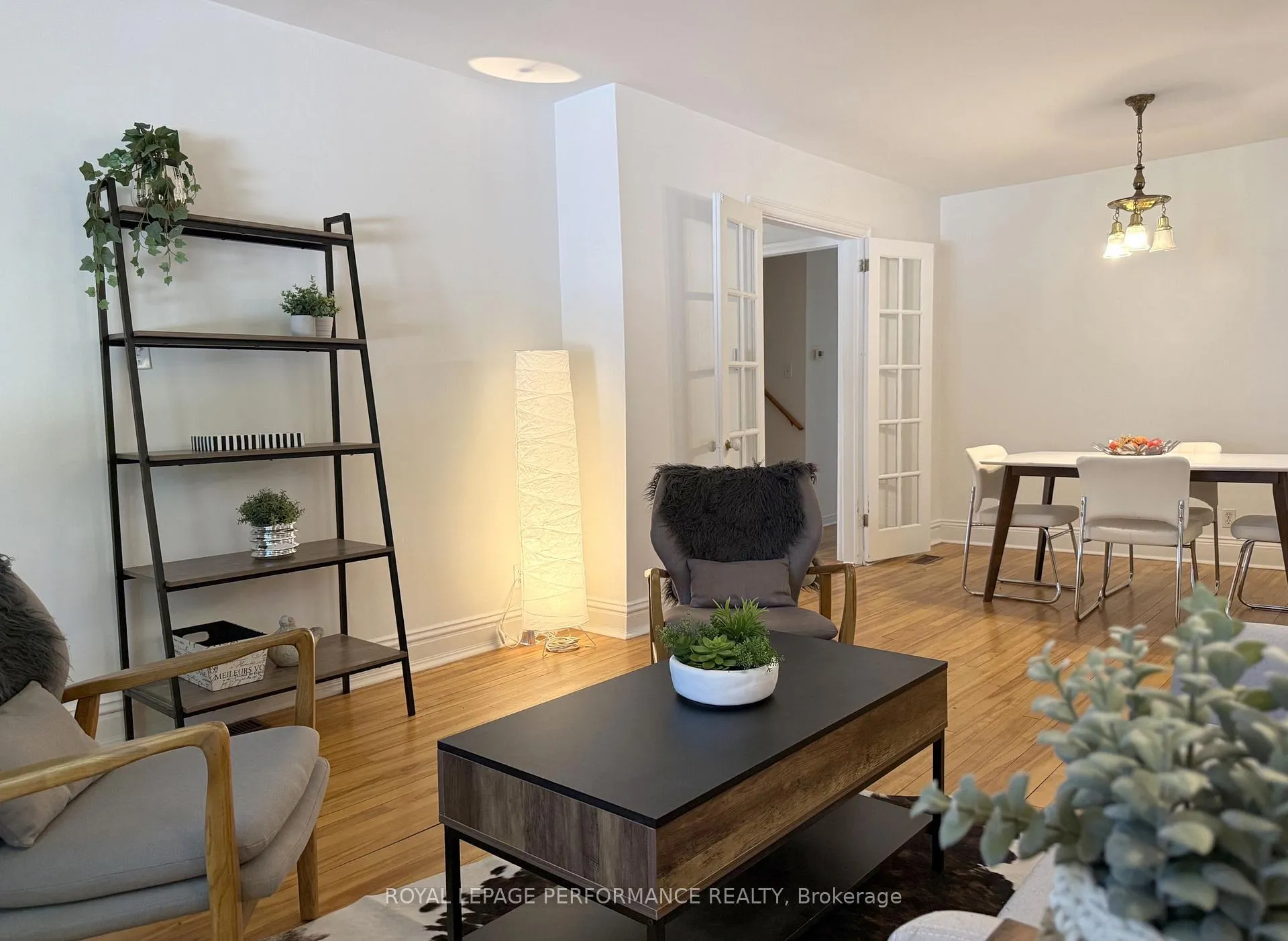 Photo 6 of 152 Ivy Crescent, Ottawa, Lindenlea — HOMEH