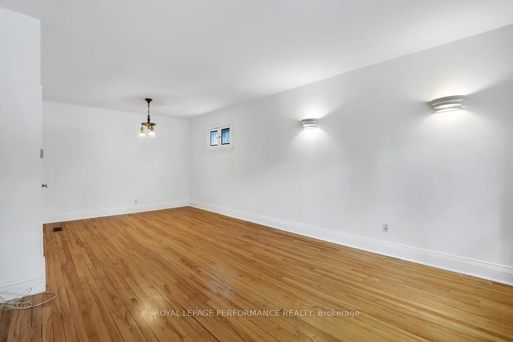 Photo 7 of 152 Ivy Crescent, Ottawa, Lindenlea — HOMEH