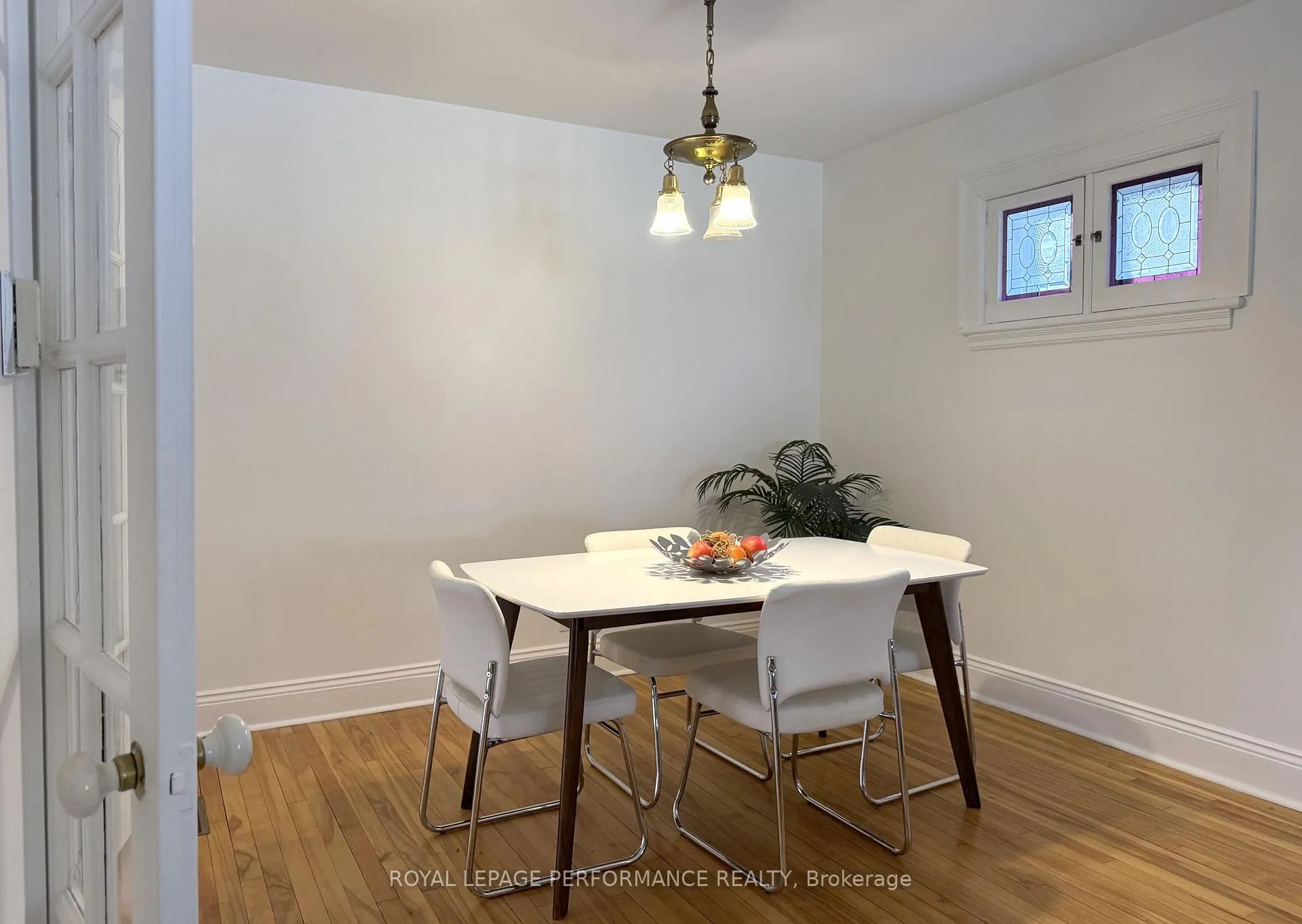 Photo 8 of 152 Ivy Crescent, Ottawa, Lindenlea — HOMEH