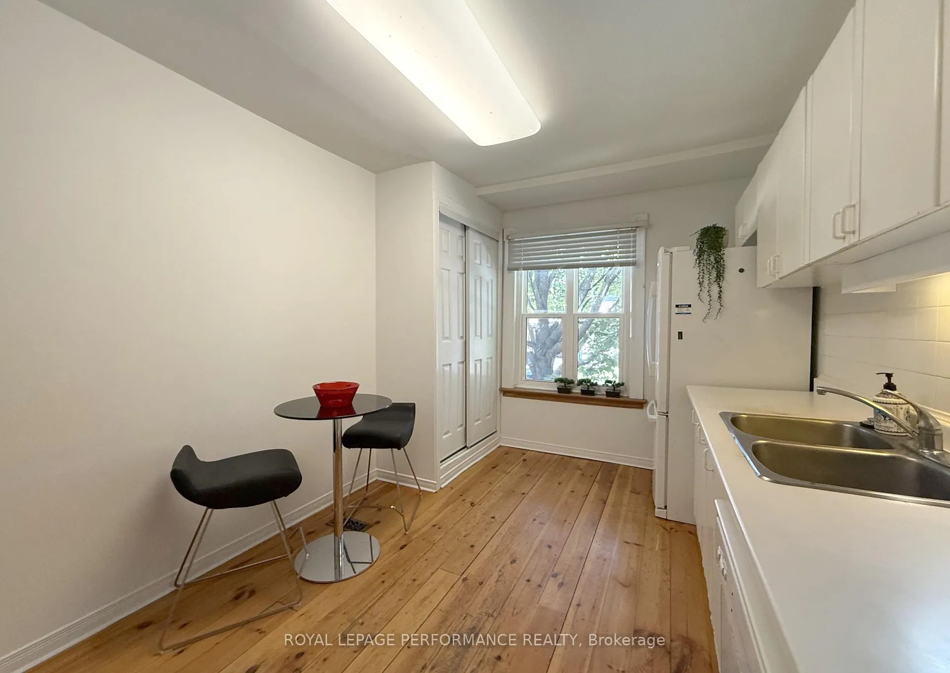 Photo 13 of 152 Ivy Crescent, Ottawa, Lindenlea — HOMEH