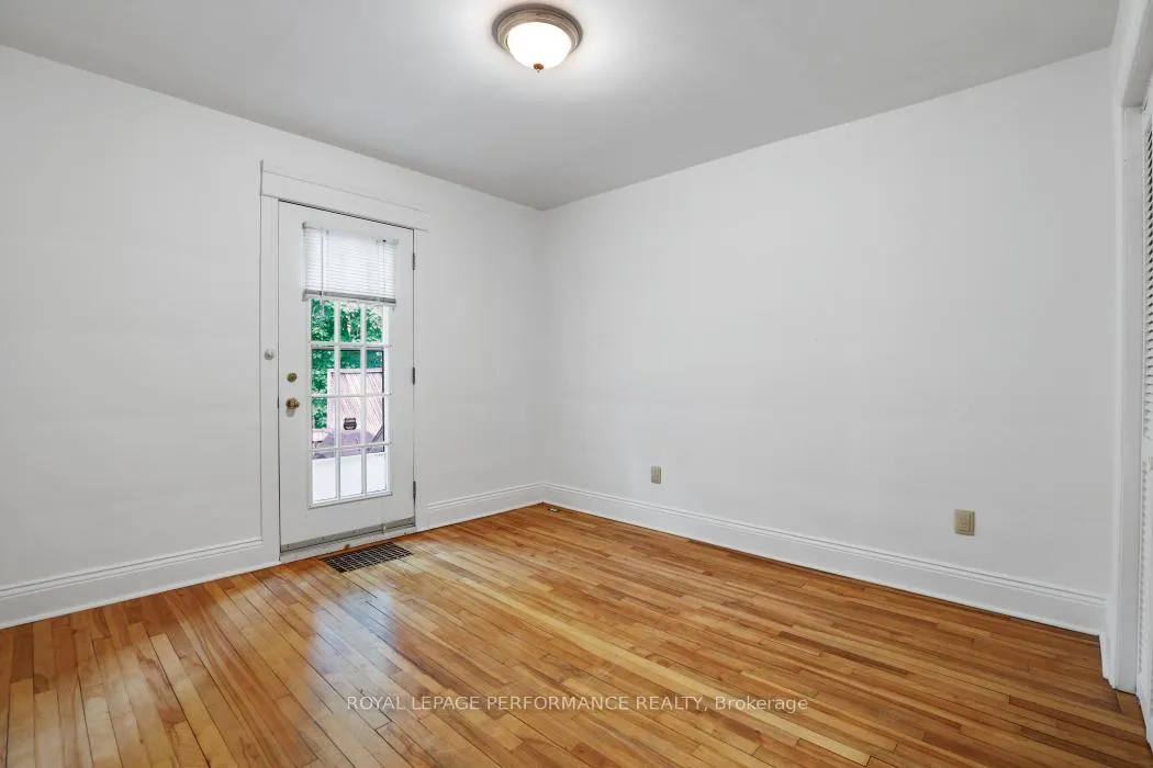 Photo 15 of 152 Ivy Crescent, Ottawa, Lindenlea — HOMEH