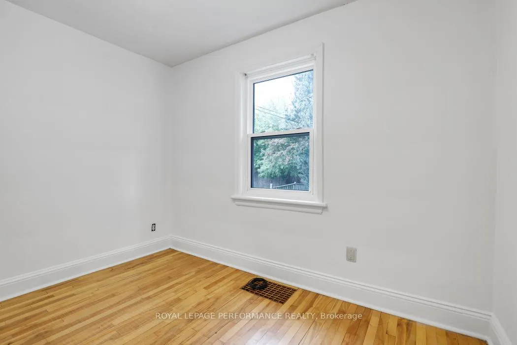 Photo 18 of 152 Ivy Crescent, Ottawa, Lindenlea — HOMEH