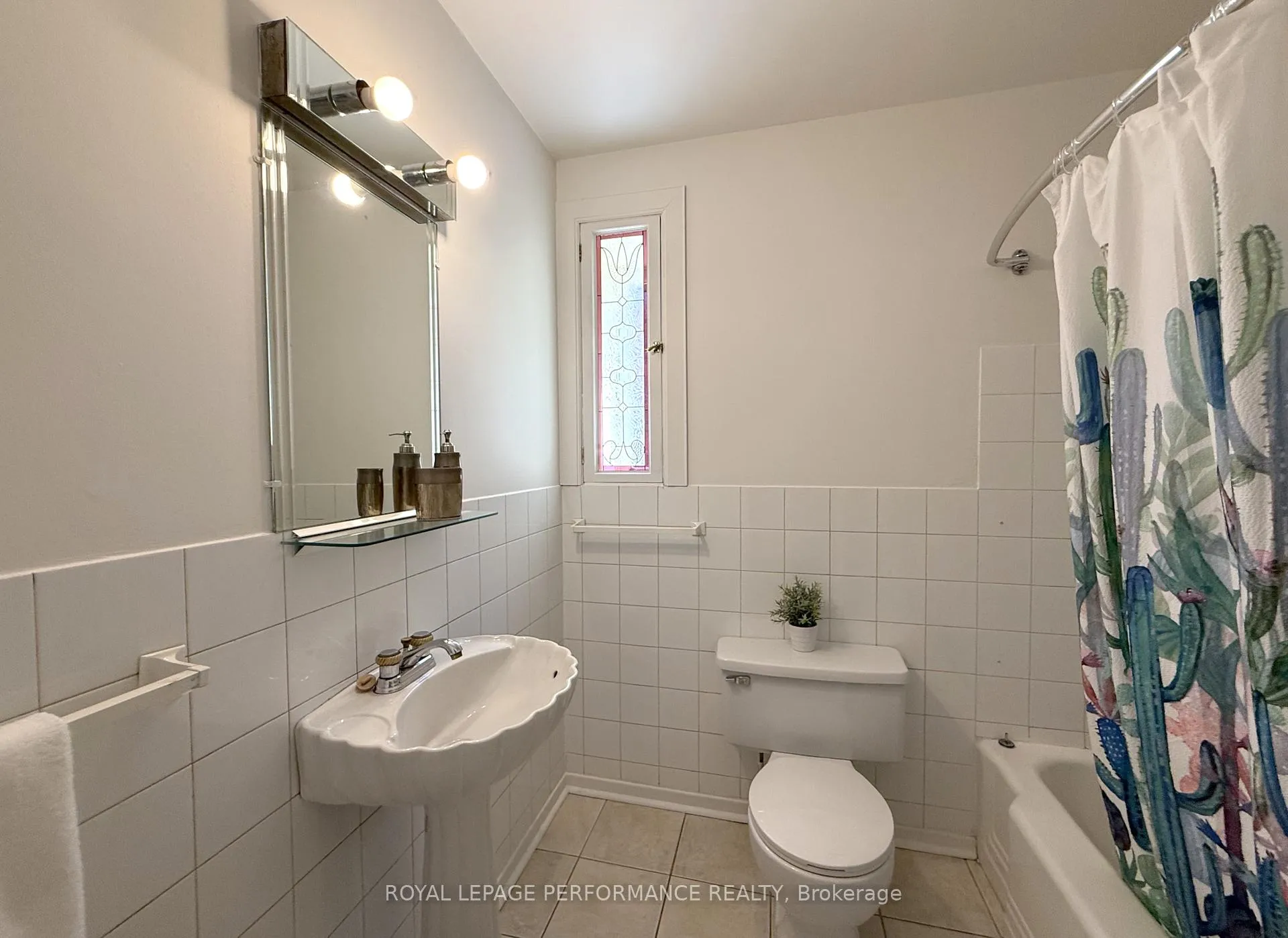 Photo 20 of 152 Ivy Crescent, Ottawa, Lindenlea — HOMEH
