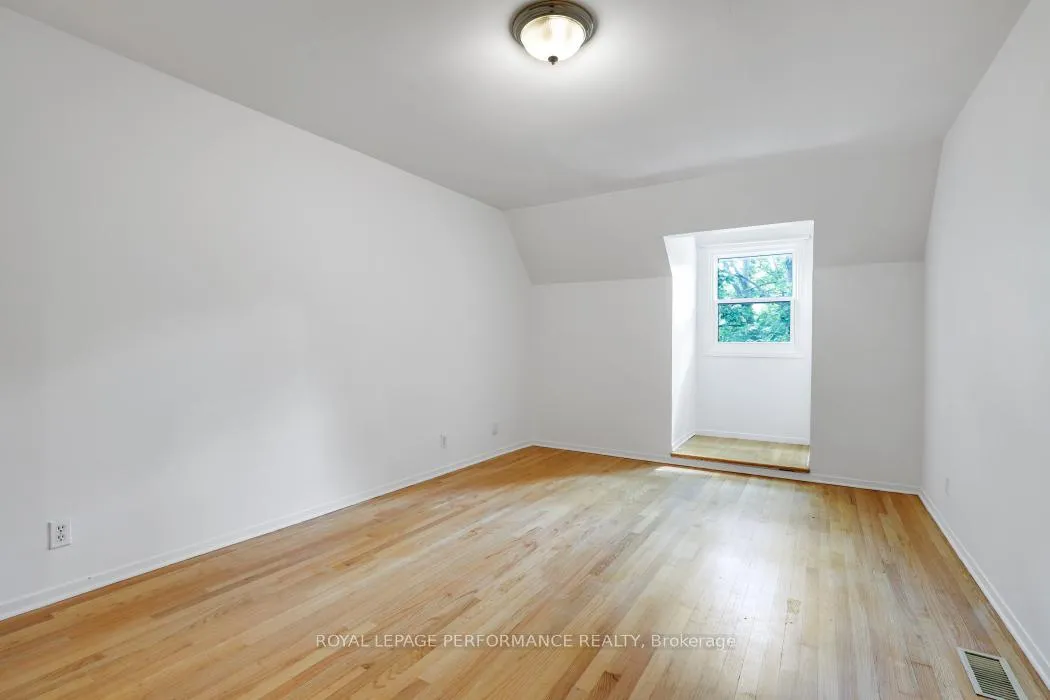 Photo 25 of 152 Ivy Crescent, Ottawa, Lindenlea — HOMEH