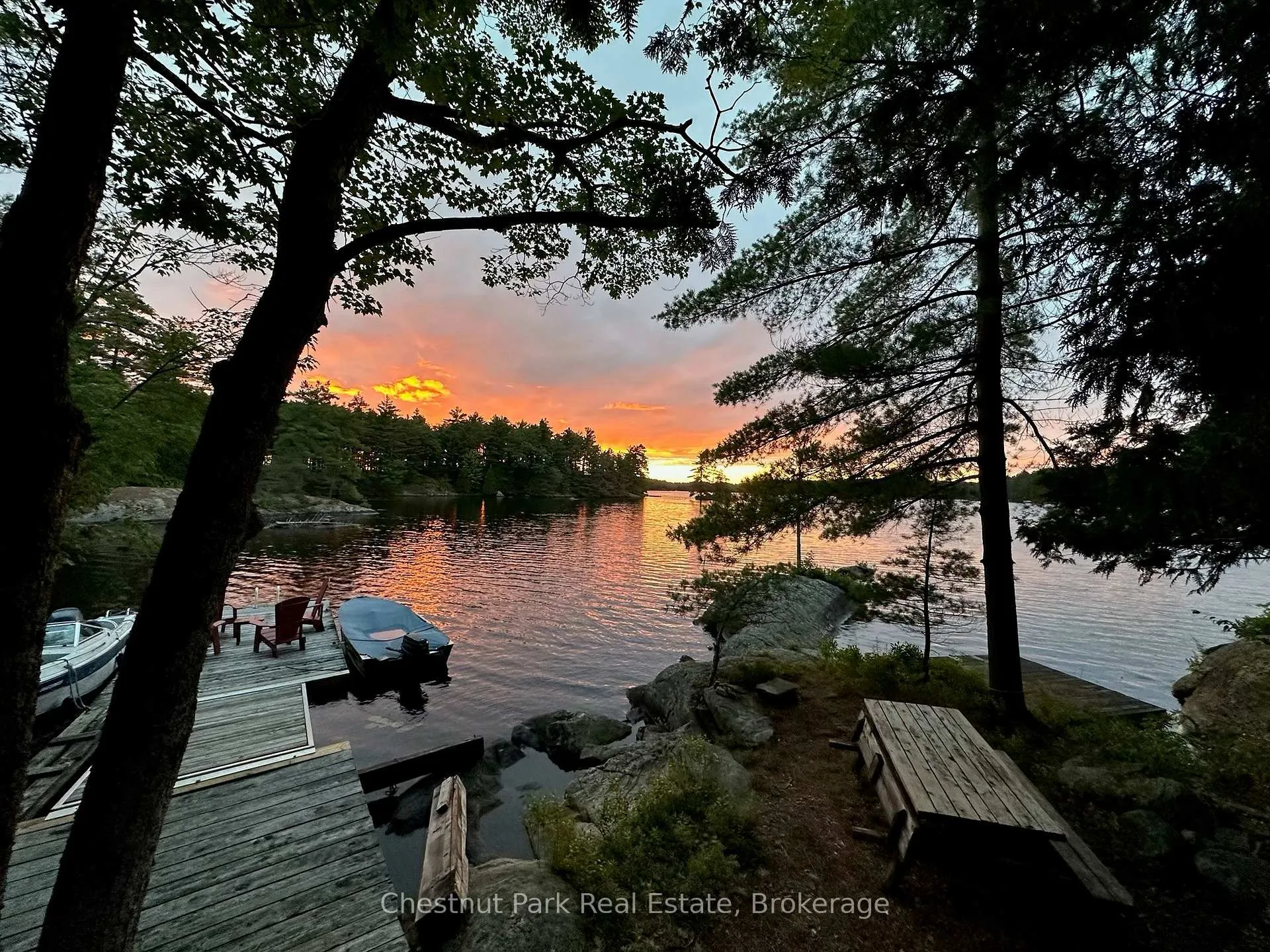 Photo of 10 Island 21 KL Boyd