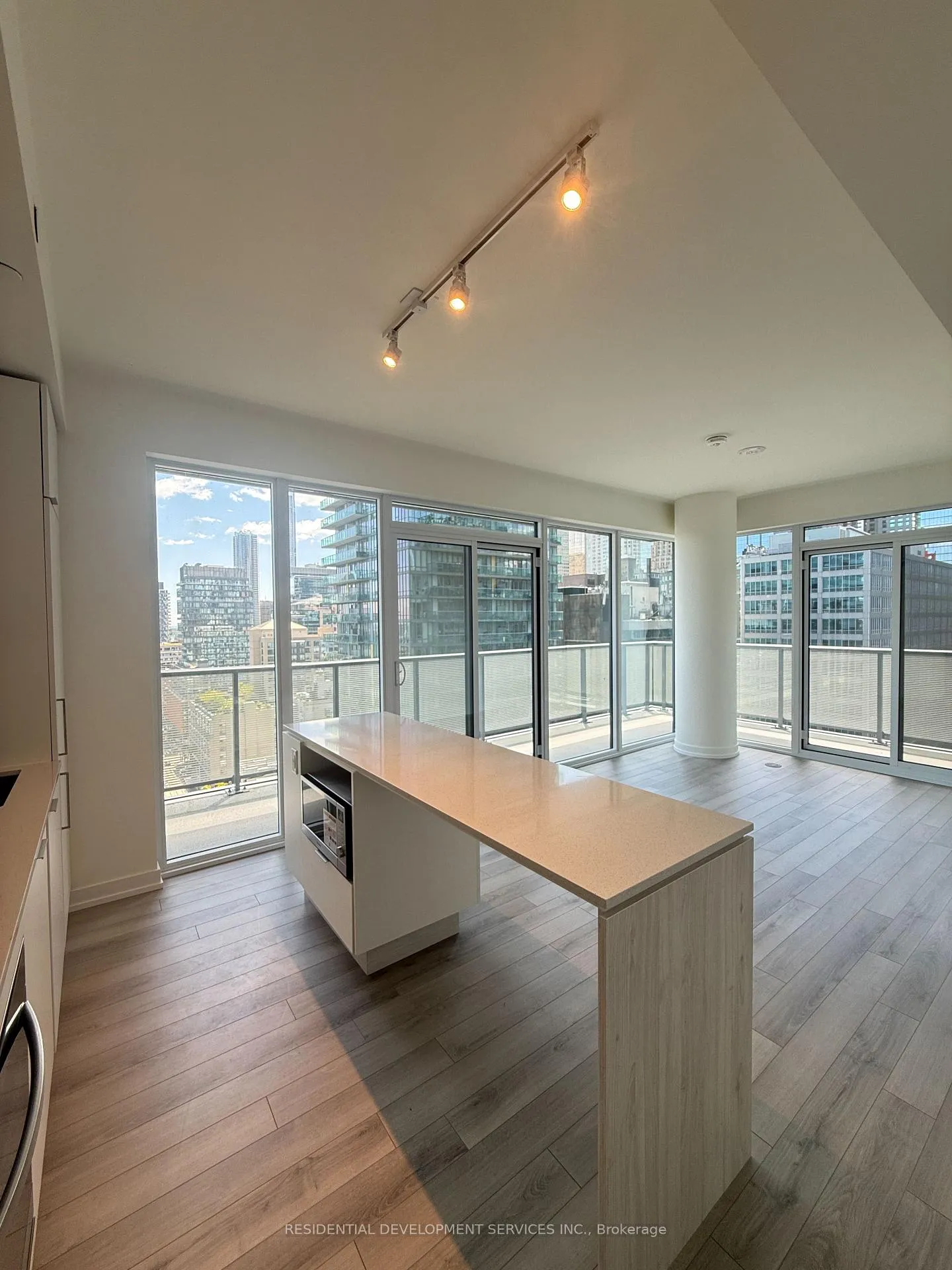 Photo 2 of Unit 1909, 89 Chruch Street, Toronto, Church-Yonge Corridor — HOMEH