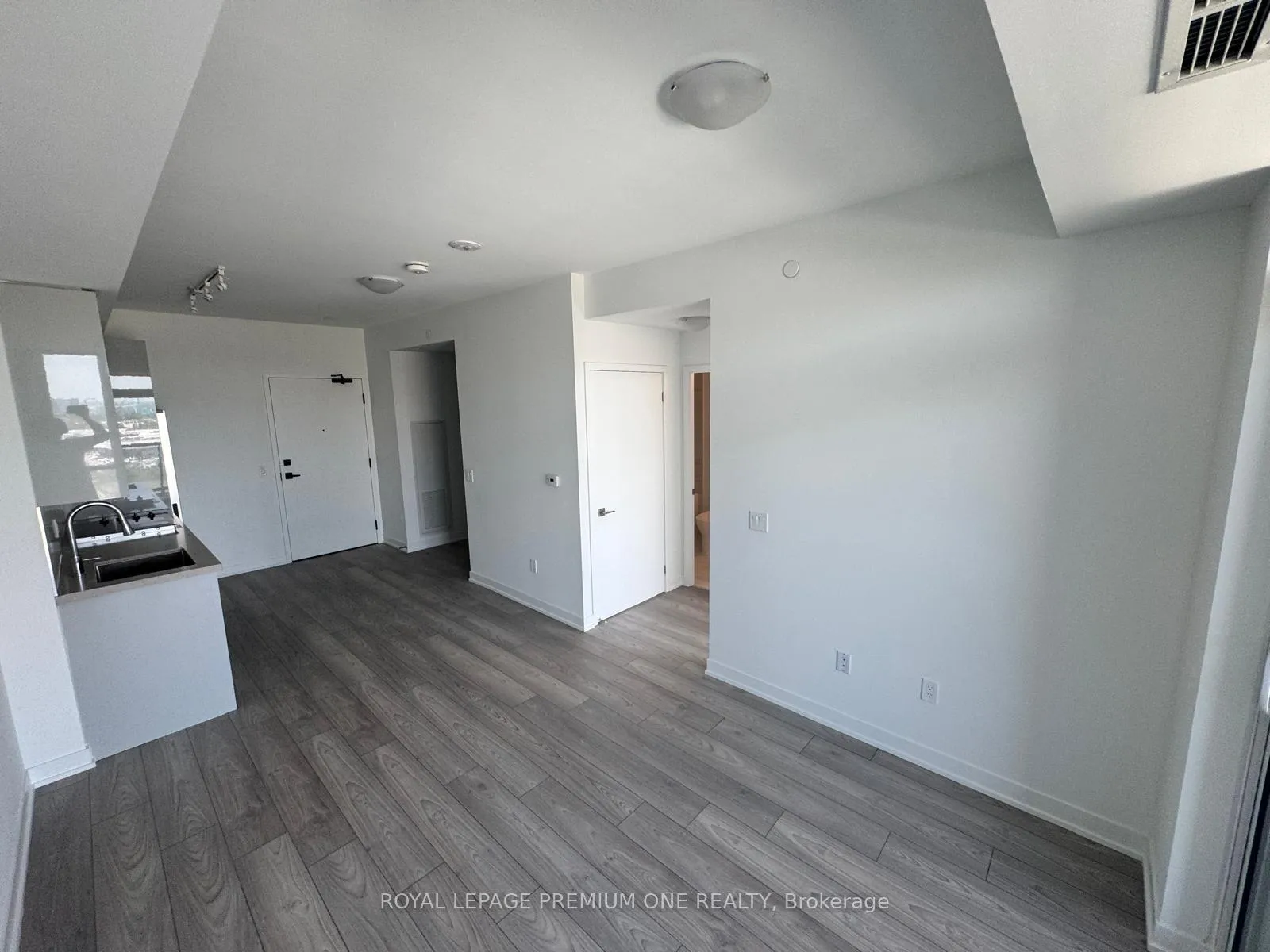 Photo 5 of Unit 1325, 498 Caldari Road, Vaughan, Concord — HOMEH