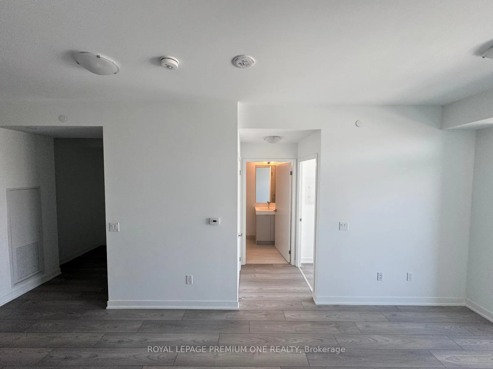 Photo 6 of Unit 1325, 498 Caldari Road, Vaughan, Concord — HOMEH