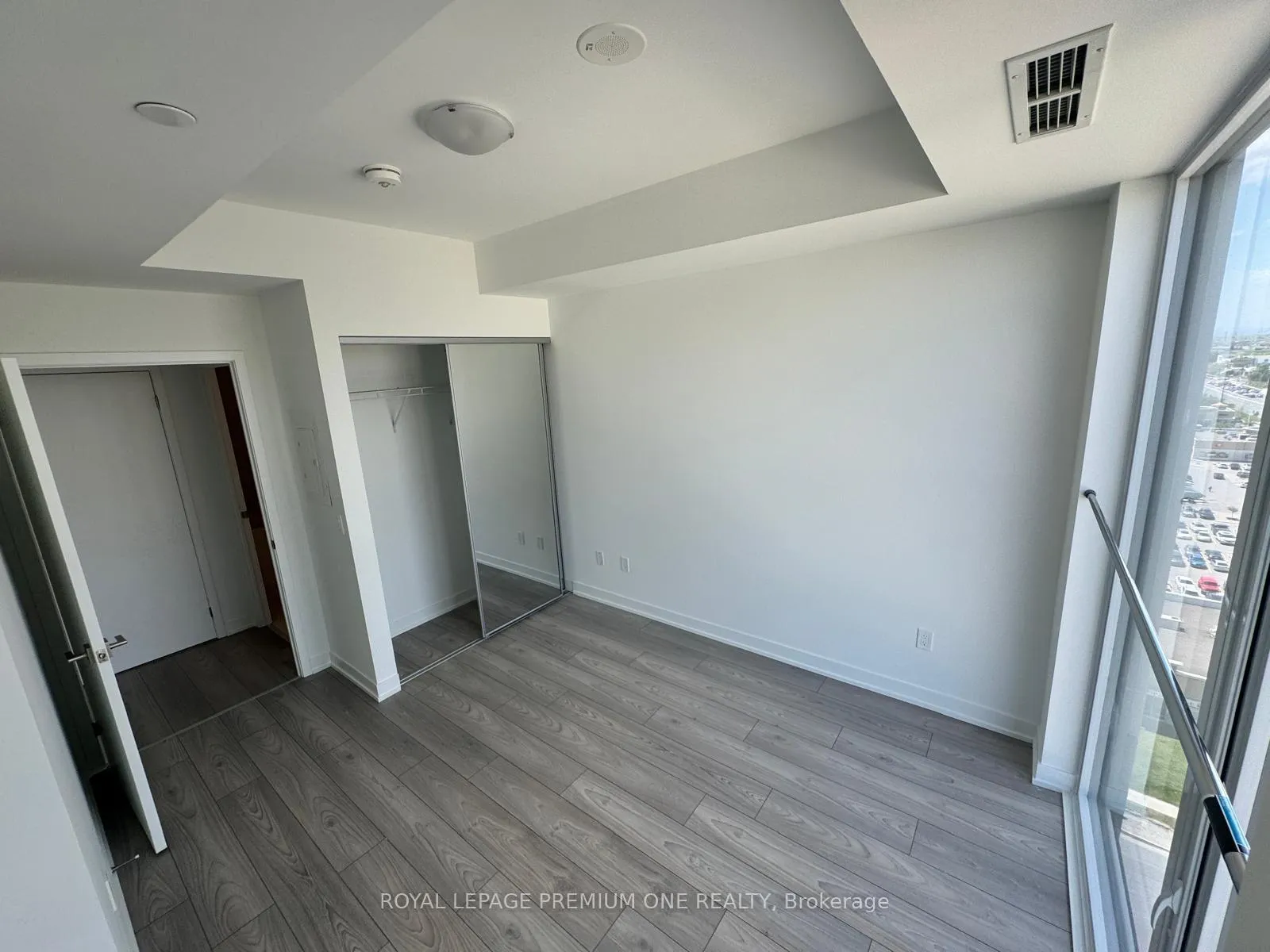 Photo 8 of Unit 1325, 498 Caldari Road, Vaughan, Concord — HOMEH