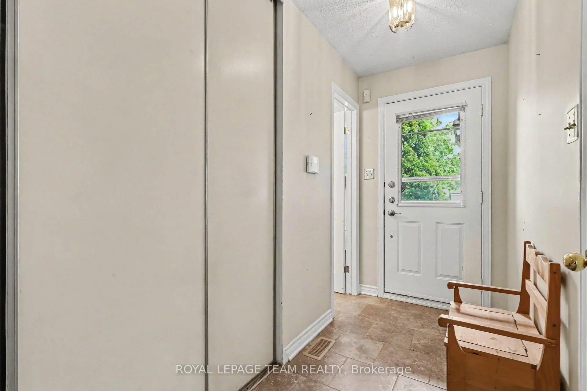 Photo 2 of 36 Southport Drive, Ottawa, Hunt Club Park/Greenboro — HOMEH