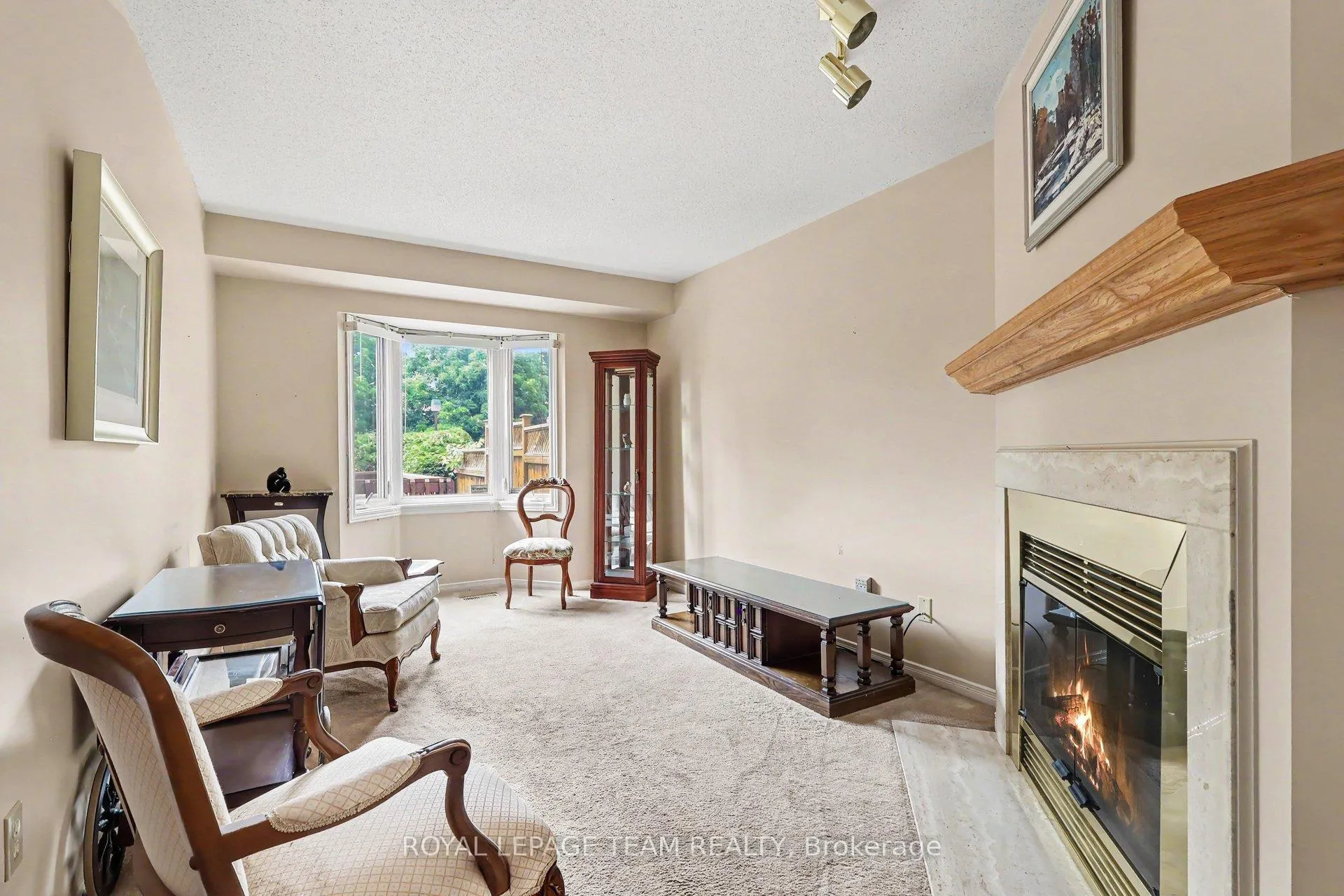 Photo 3 of 36 Southport Drive, Ottawa, Hunt Club Park/Greenboro — HOMEH
