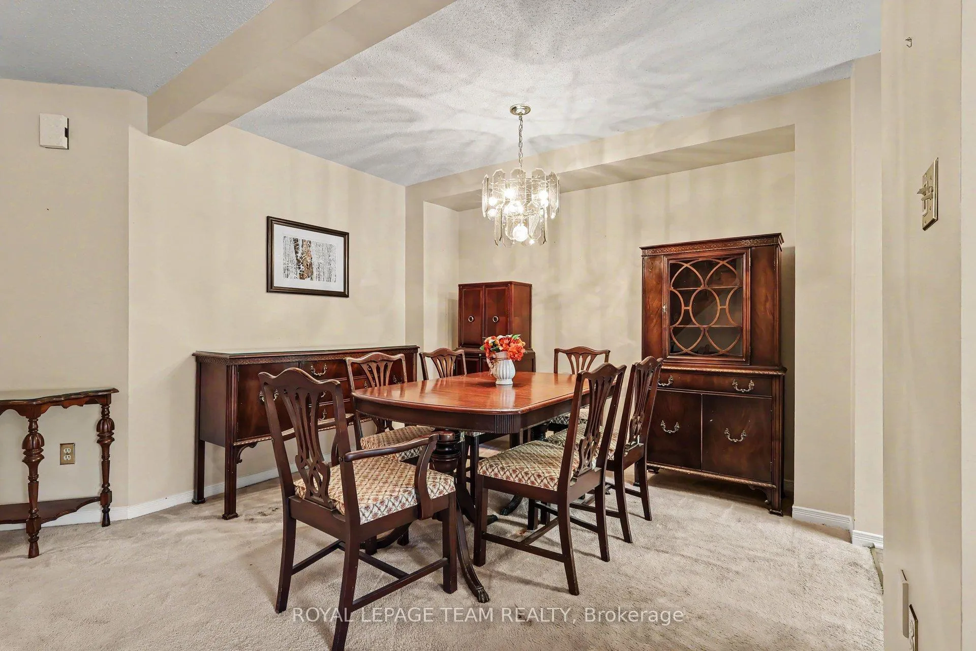 Photo 5 of 36 Southport Drive, Ottawa, Hunt Club Park/Greenboro — HOMEH