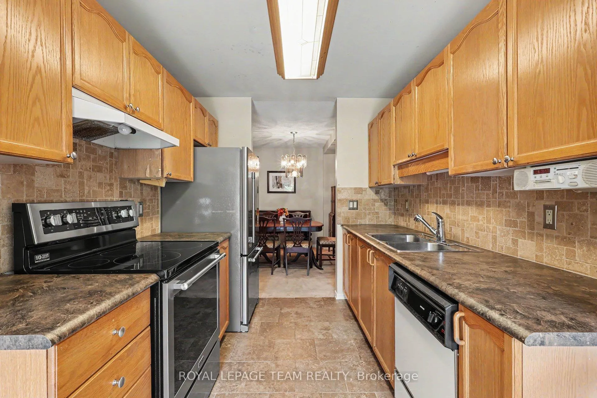 Photo 7 of 36 Southport Drive, Ottawa, Hunt Club Park/Greenboro — HOMEH