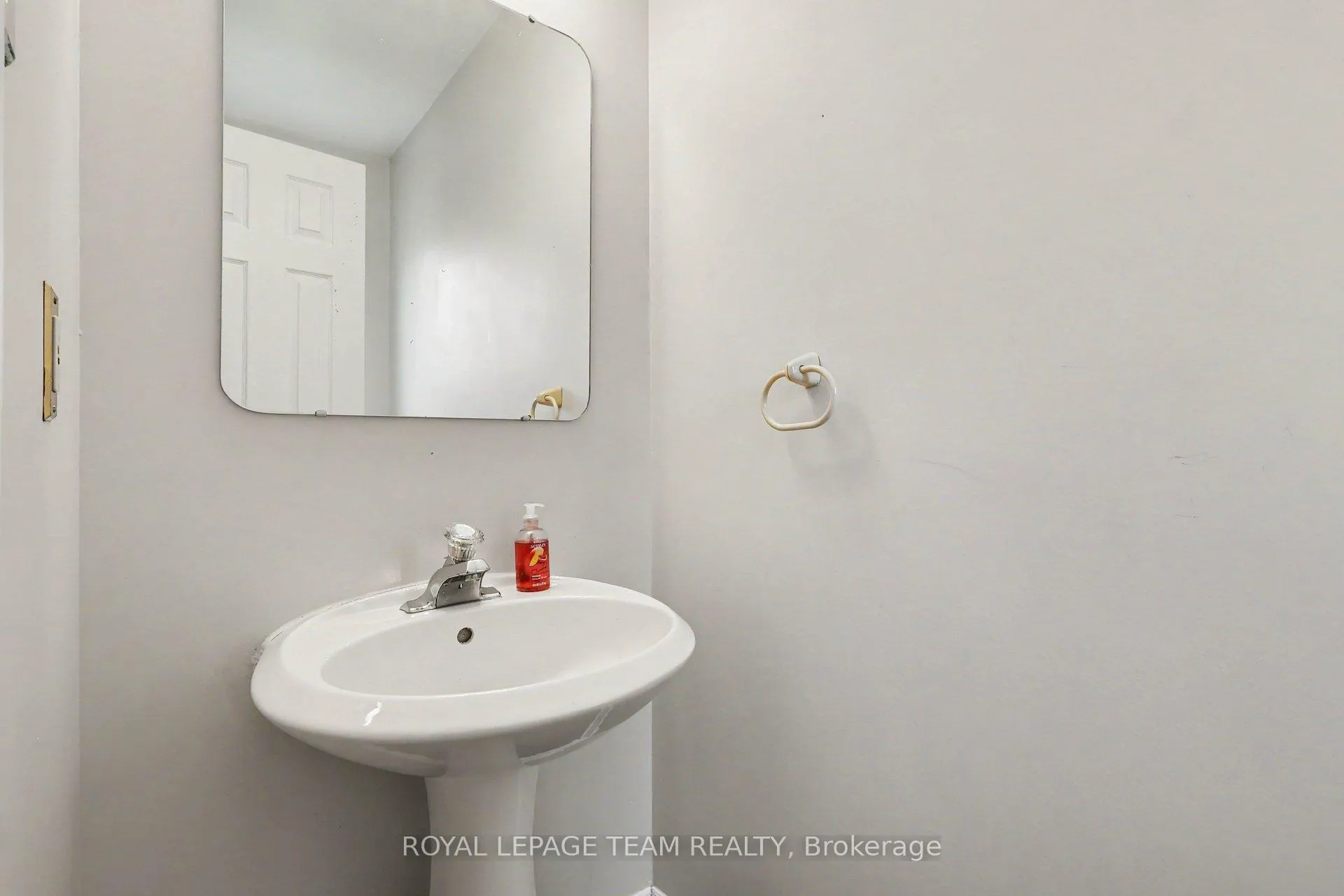 Photo 10 of 36 Southport Drive, Ottawa, Hunt Club Park/Greenboro — HOMEH