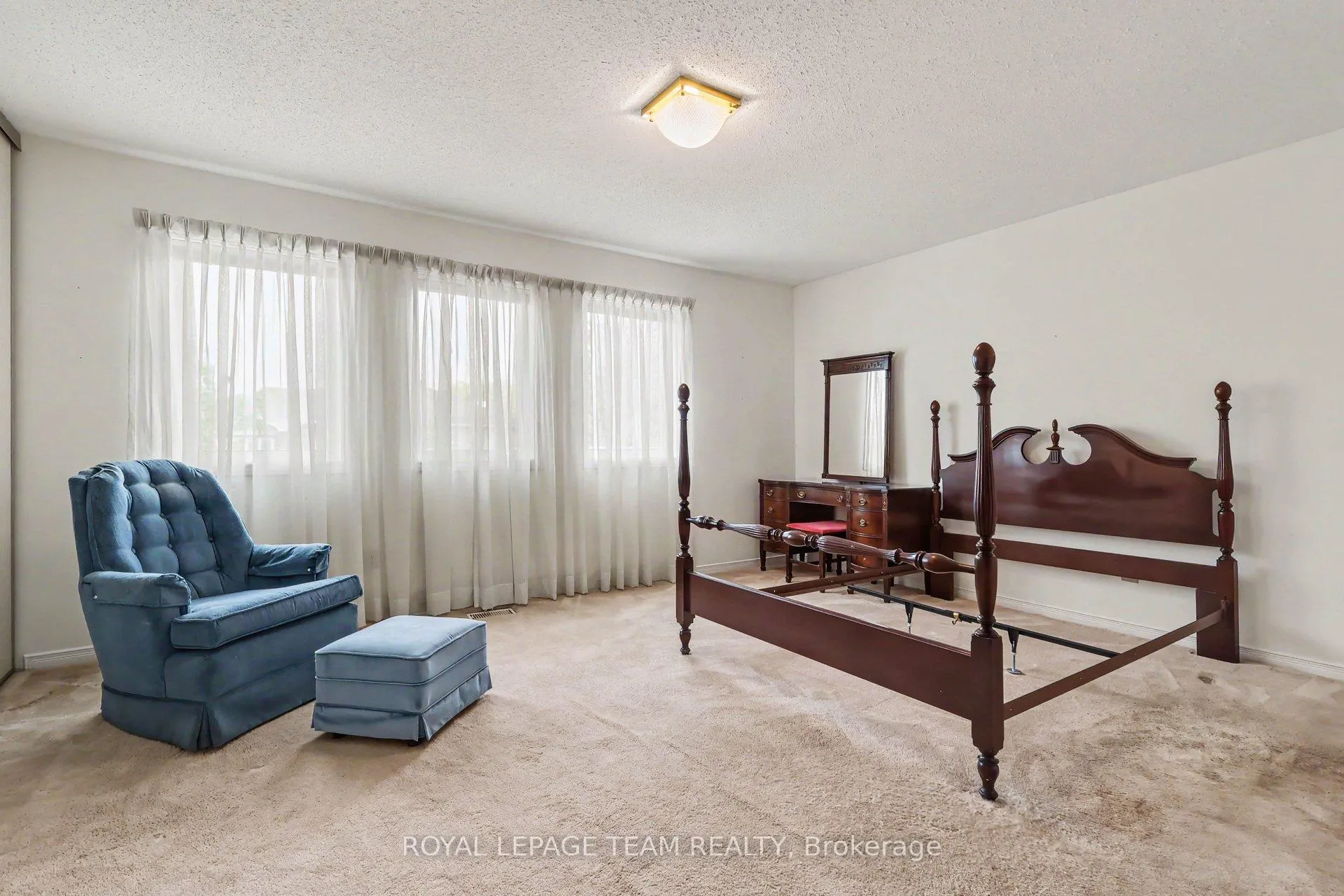 Photo 11 of 36 Southport Drive, Ottawa, Hunt Club Park/Greenboro — HOMEH
