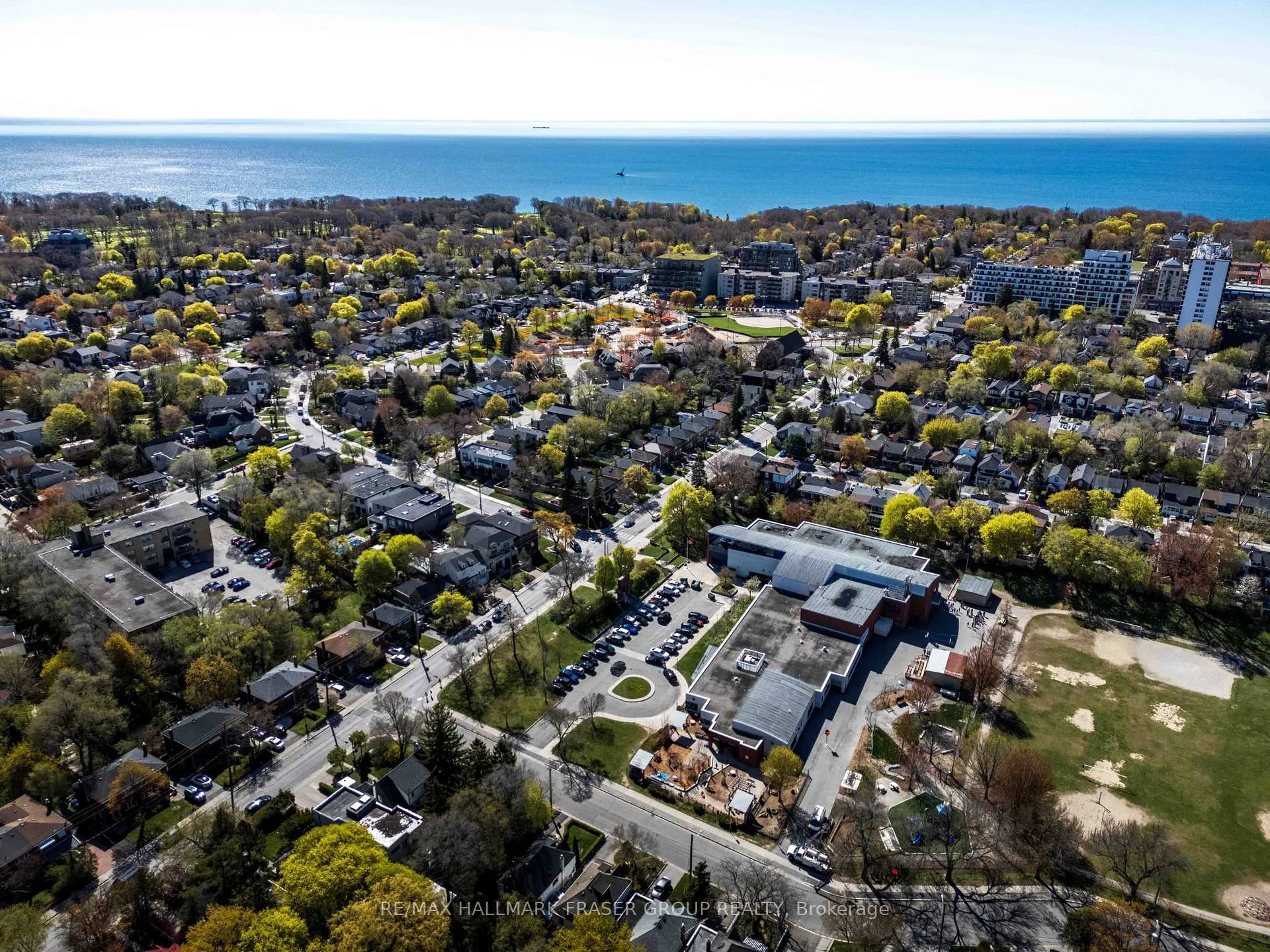 Photo 2 of 4 Coalport Drive, Scarborough, Birchcliffe-Cliffside — HOMEH