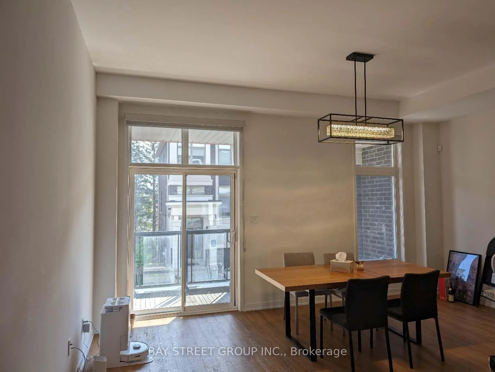Photo 4 of 42 Armillo Place, Markham, Wismer — HOMEH