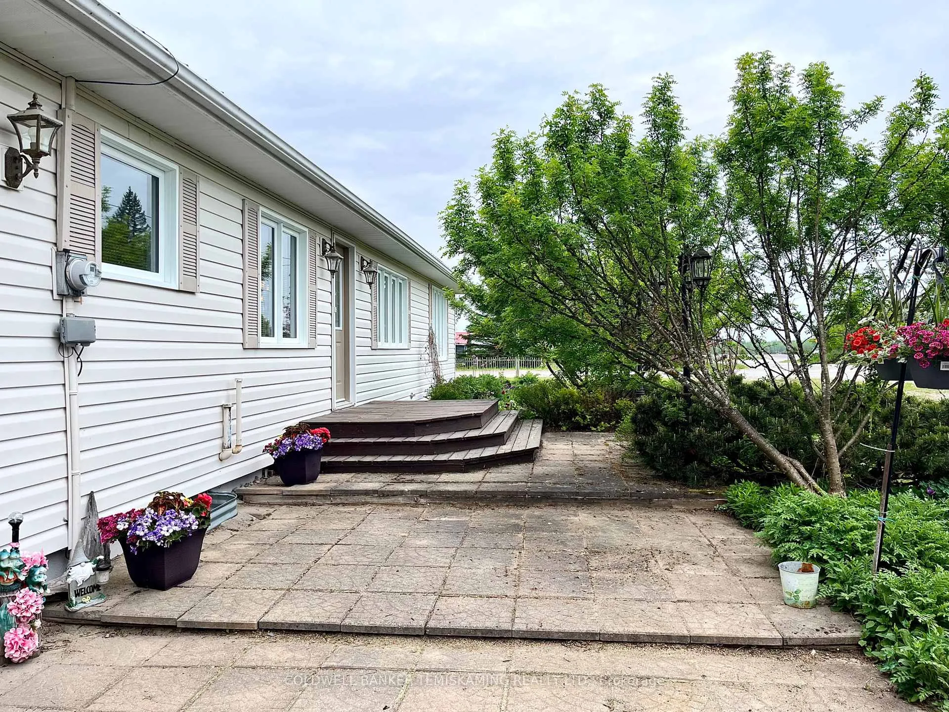 Photo 2 of 20 Bay Street, Englehart, Central Timiskaming — HOMEH