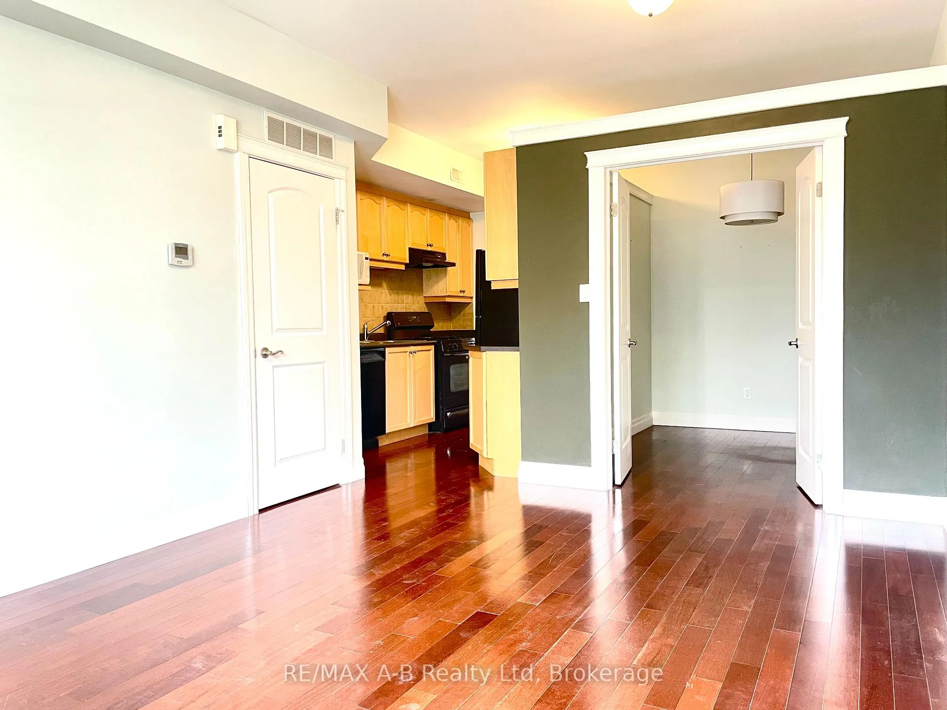 Photo 3 of Unit 204, 555 King Street E, Kitchener, King East — HOMEH