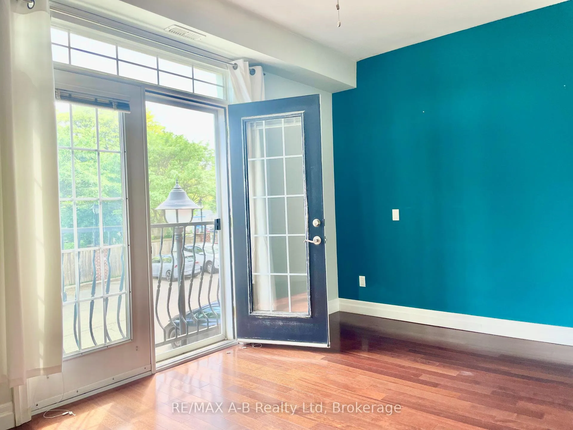 Photo 8 of Unit 204, 555 King Street E, Kitchener, King East — HOMEH