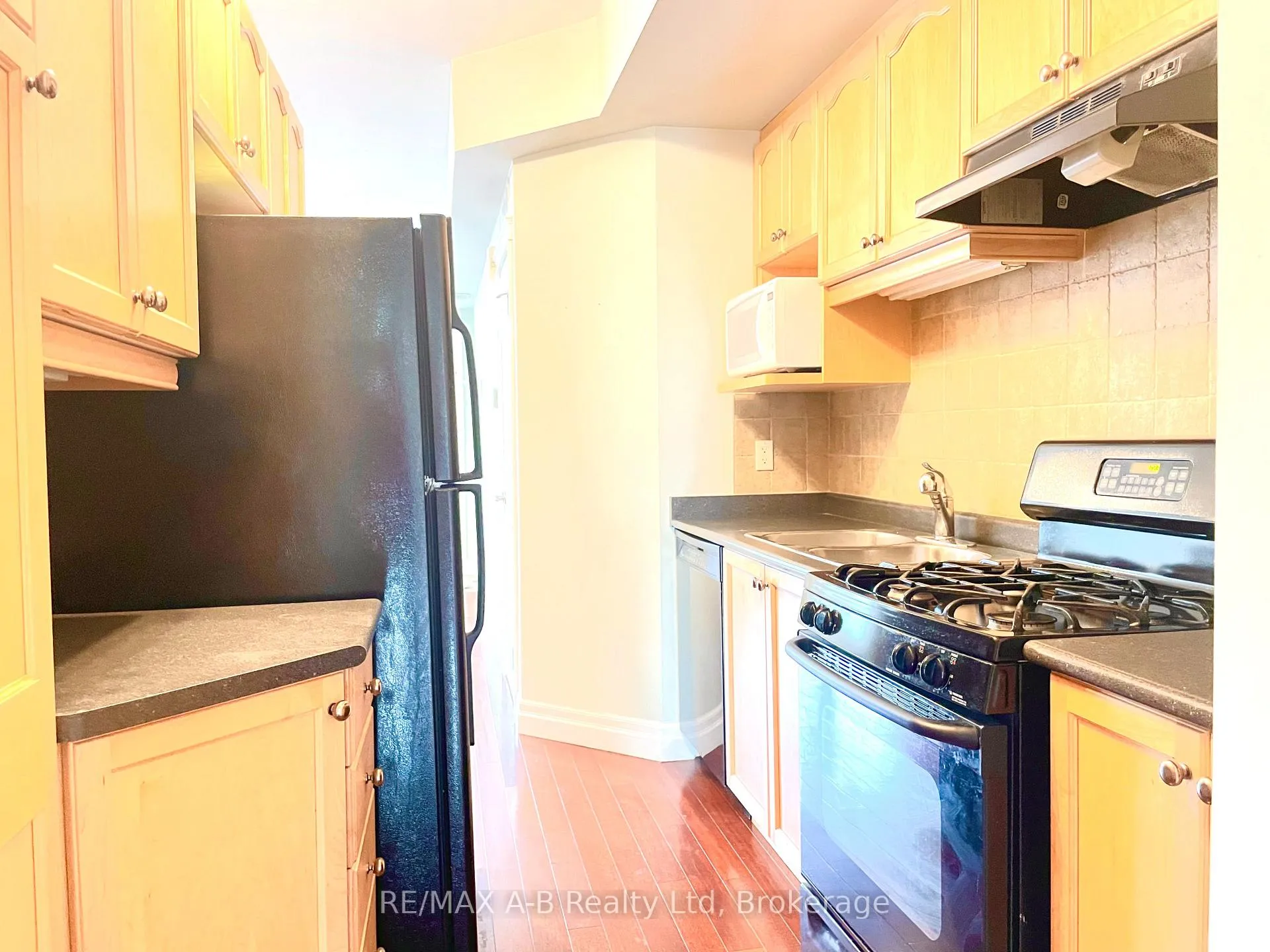 Photo 13 of Unit 204, 555 King Street E, Kitchener, King East — HOMEH