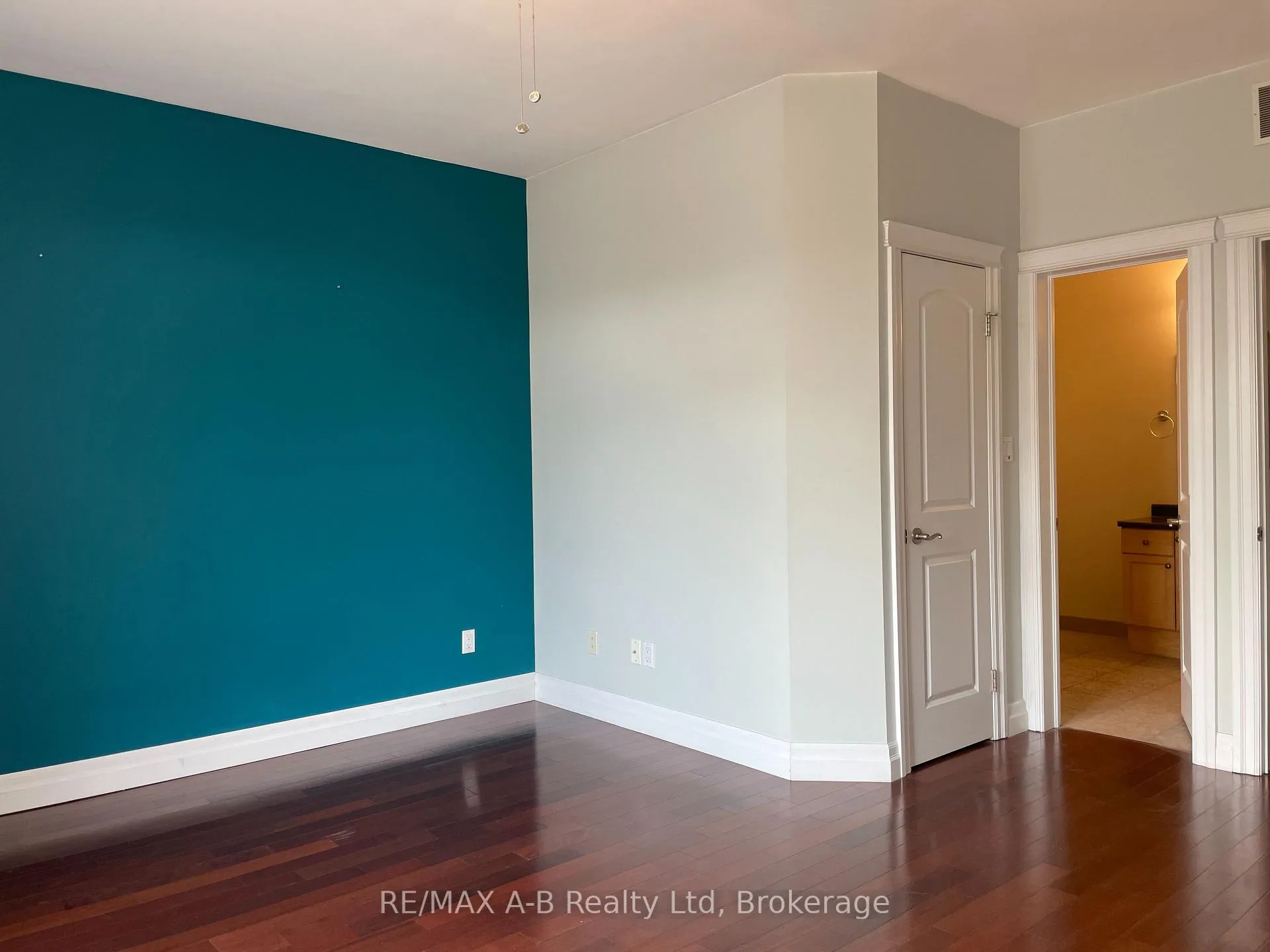 Photo 19 of Unit 204, 555 King Street E, Kitchener, King East — HOMEH