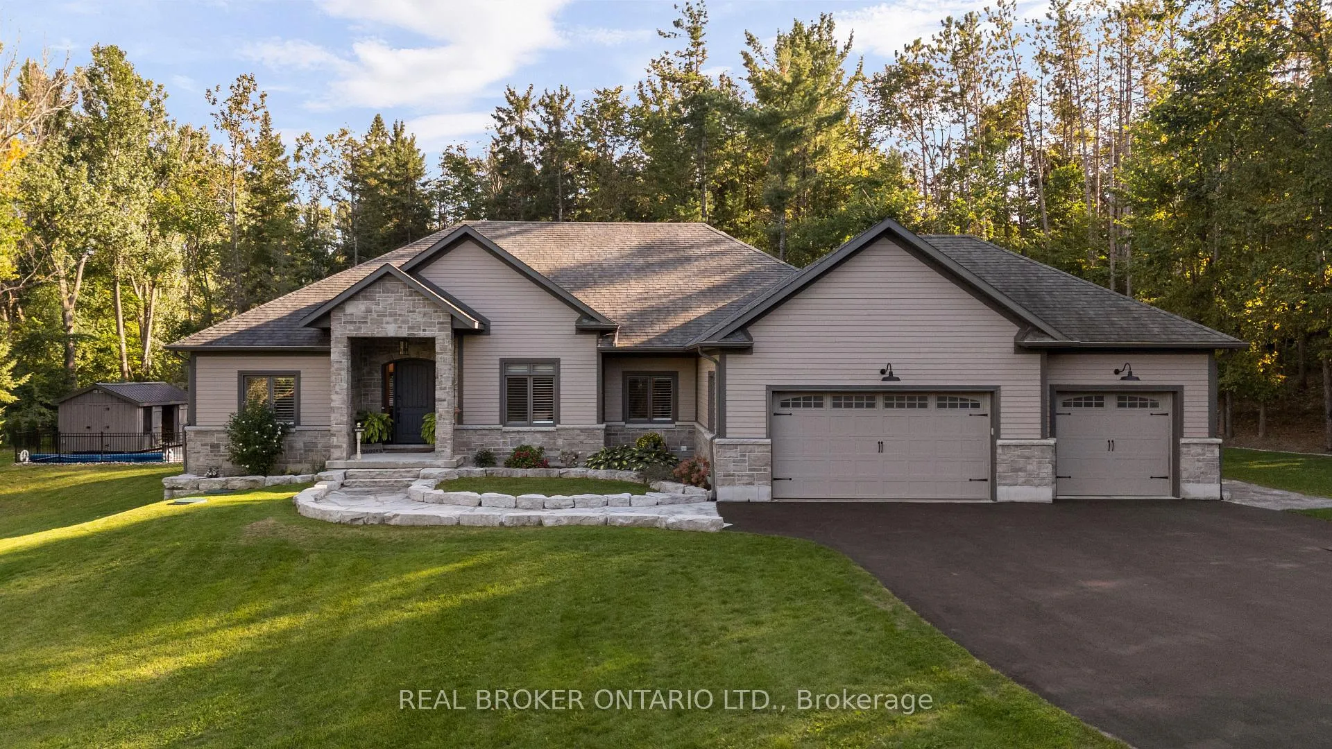 Photo 43 of 49 Sydenham Trail W, Clearview, Rural Clearview — HOMEH