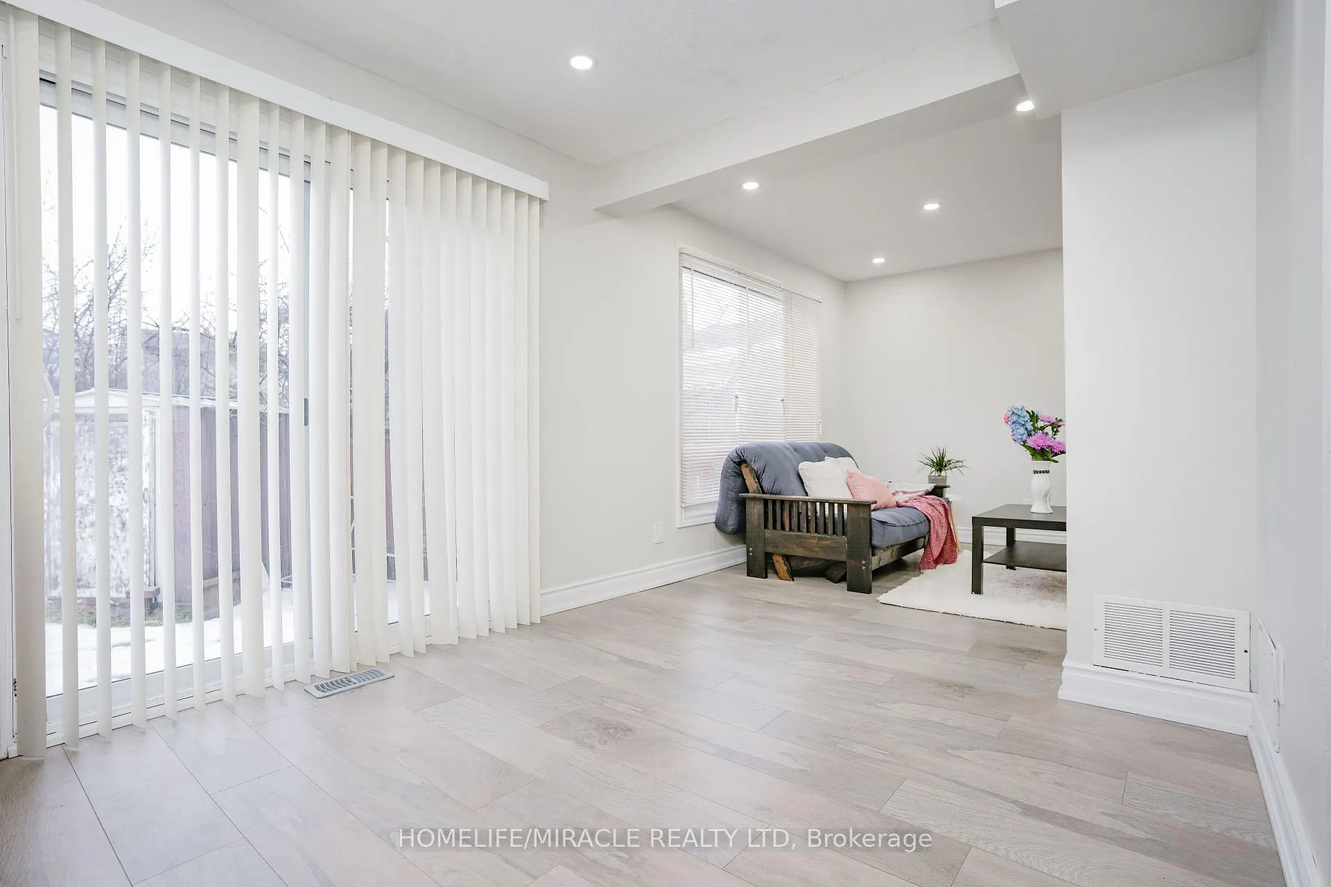 Photo 5 of 15 Heatherside Court, Brampton, Central Park — HOMEH