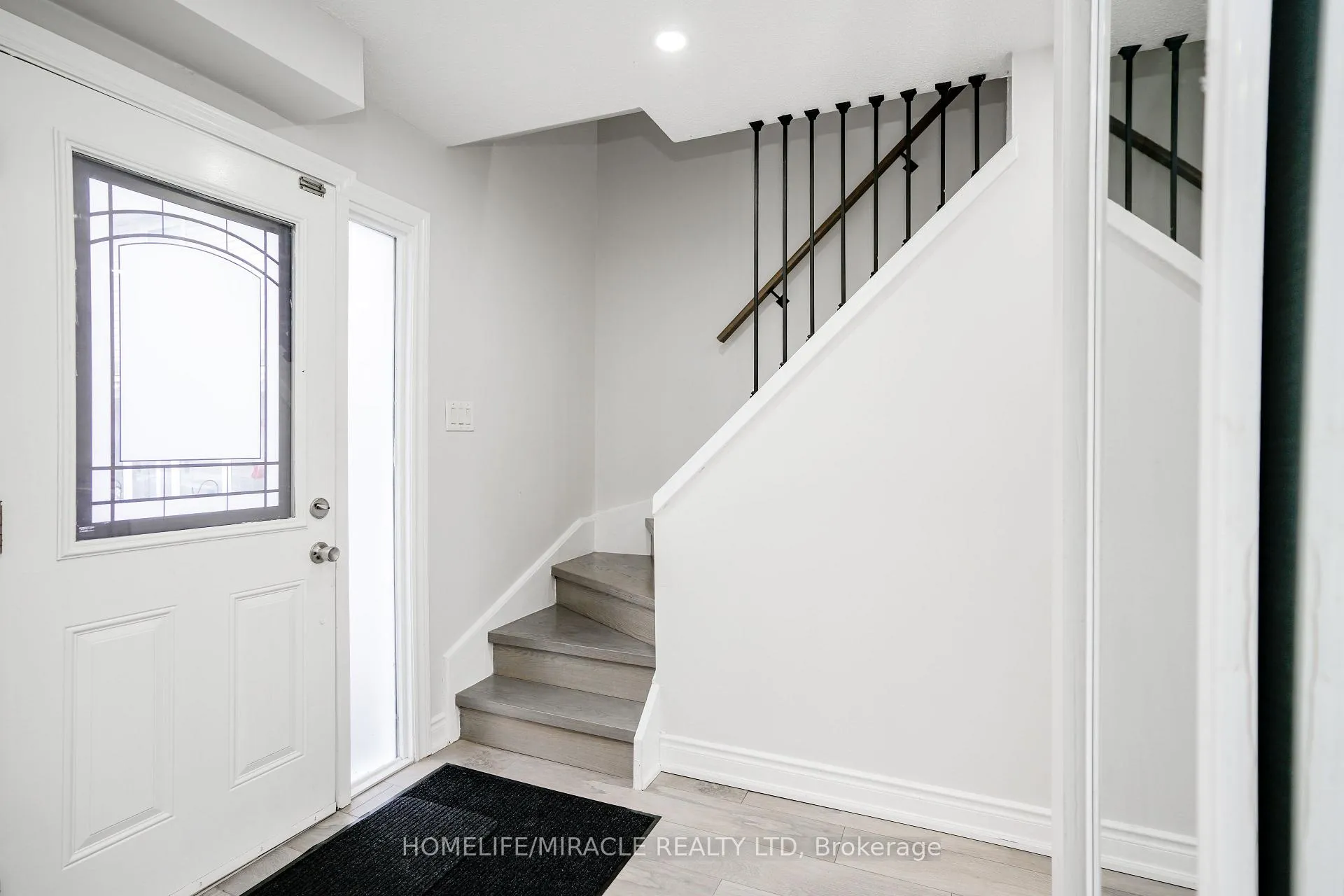 Photo 9 of 15 Heatherside Court, Brampton, Central Park — HOMEH