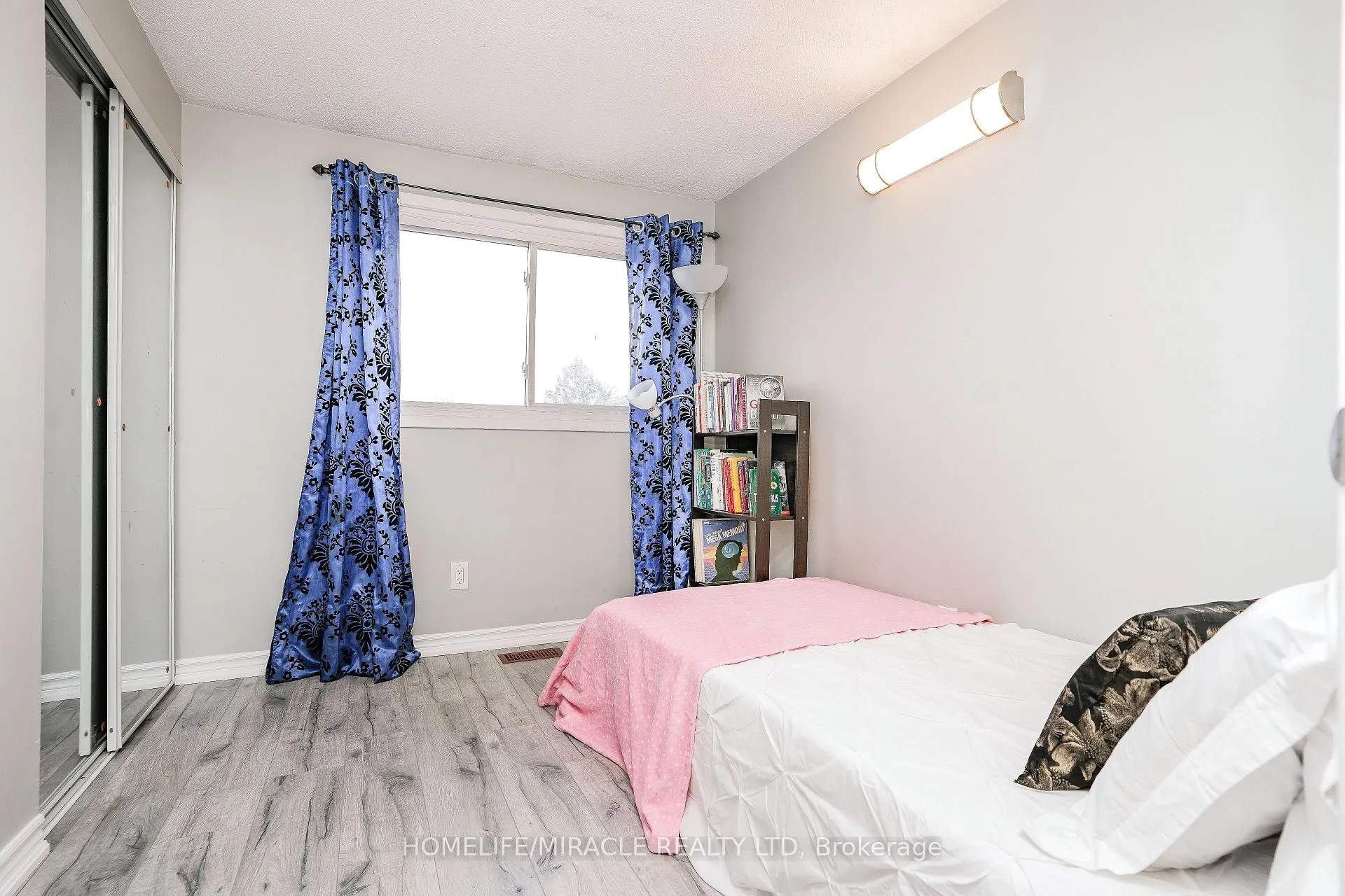 Photo 15 of 15 Heatherside Court, Brampton, Central Park — HOMEH