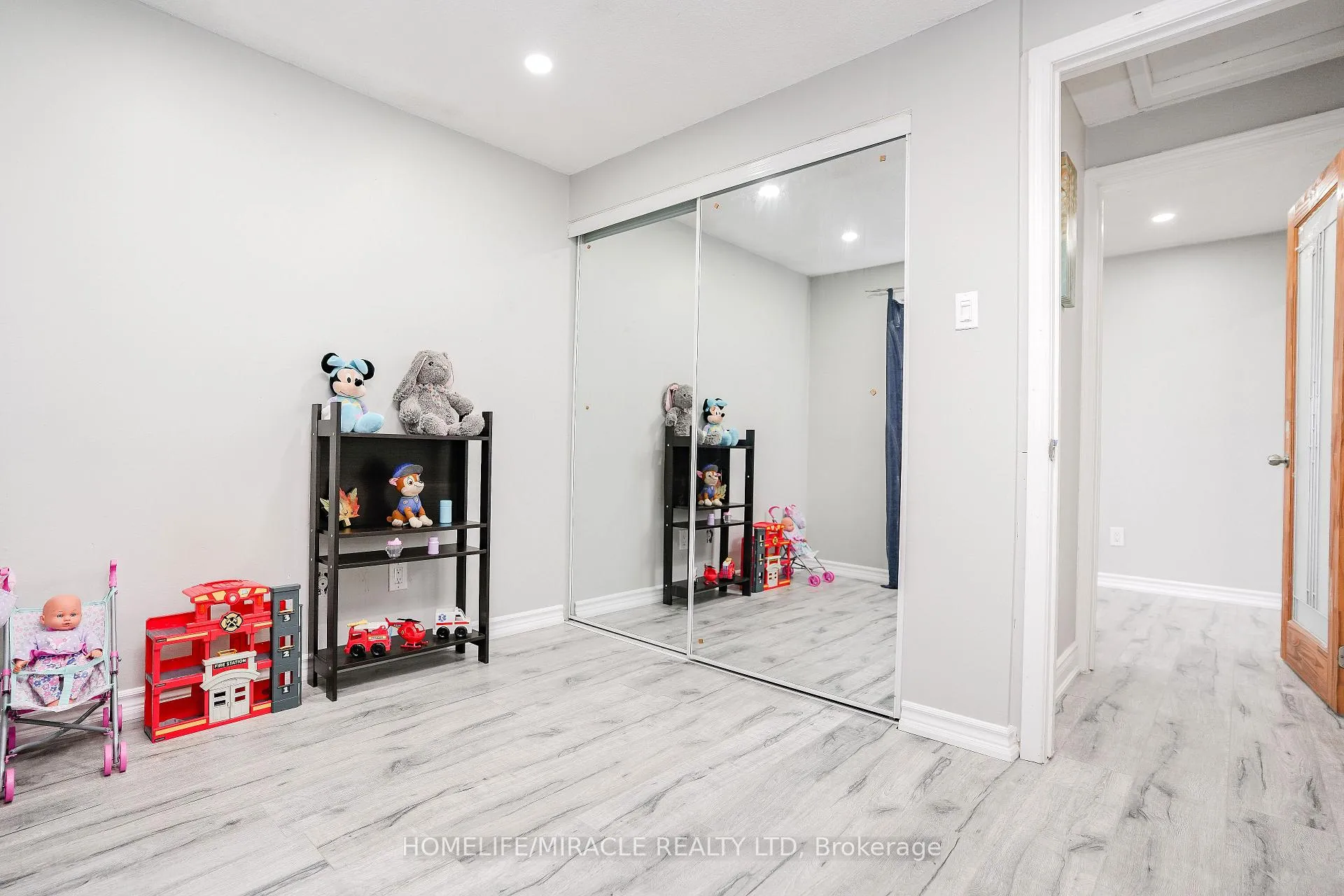 Photo 21 of 15 Heatherside Court, Brampton, Central Park — HOMEH
