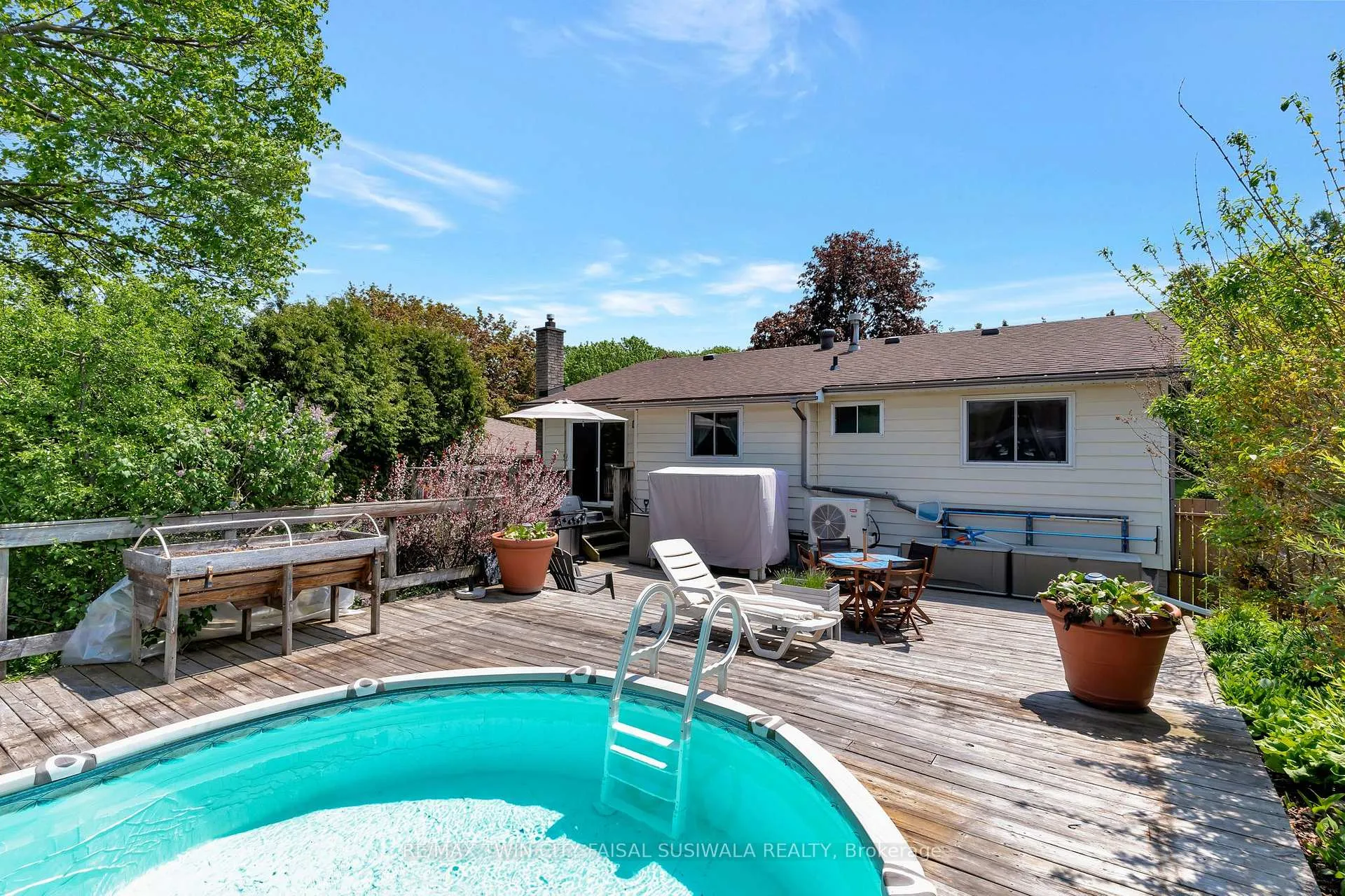 Photo 5 of 224 Erindale Crescent, Cambridge — HOMEH