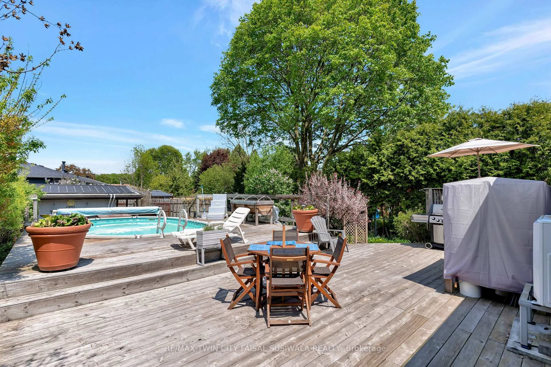Photo 6 of 224 Erindale Crescent, Cambridge — HOMEH