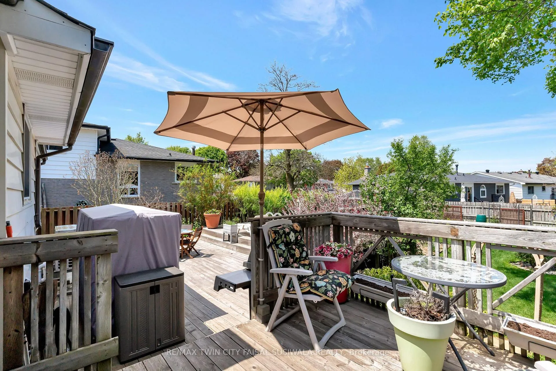 Photo 8 of 224 Erindale Crescent, Cambridge — HOMEH