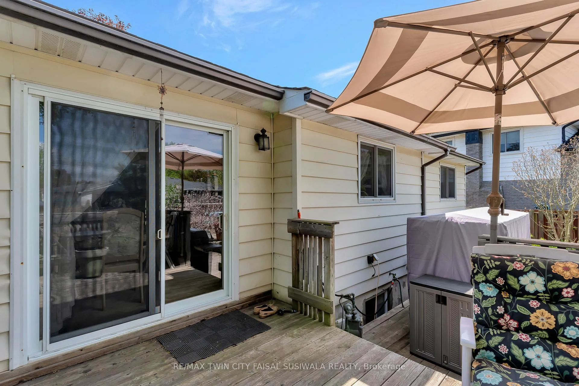 Photo 9 of 224 Erindale Crescent, Cambridge — HOMEH