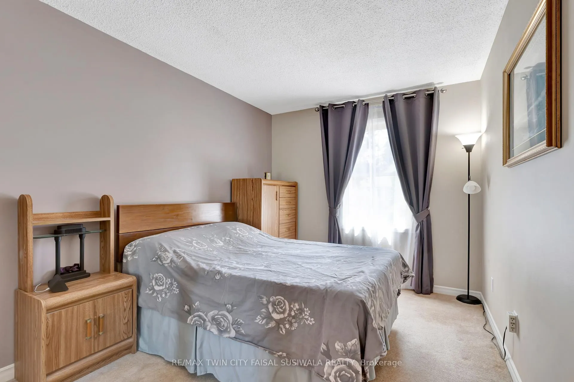 Photo 20 of 224 Erindale Crescent, Cambridge — HOMEH