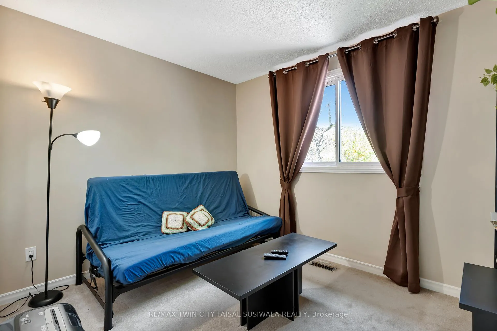 Photo 21 of 224 Erindale Crescent, Cambridge — HOMEH