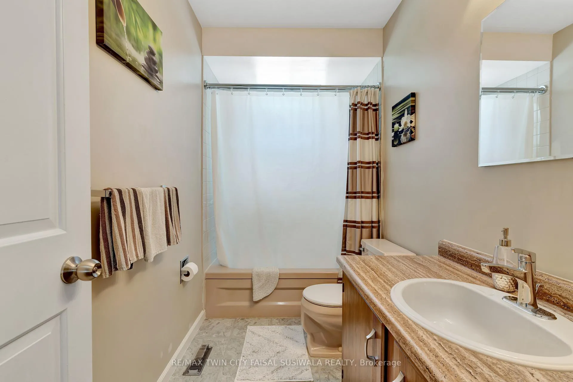 Photo 23 of 224 Erindale Crescent, Cambridge — HOMEH